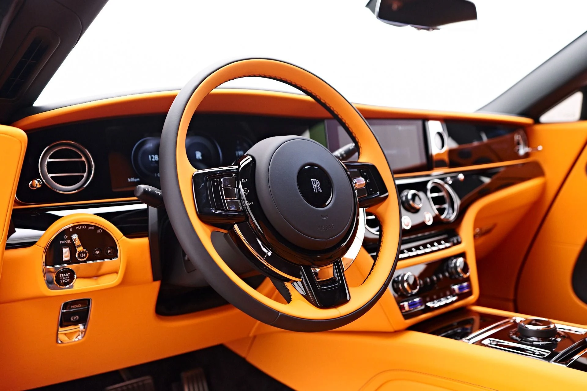 mph052_1068147732_Used_2025_Rolls_Royce_Spectre_Mansory_1756243802_abc5689021