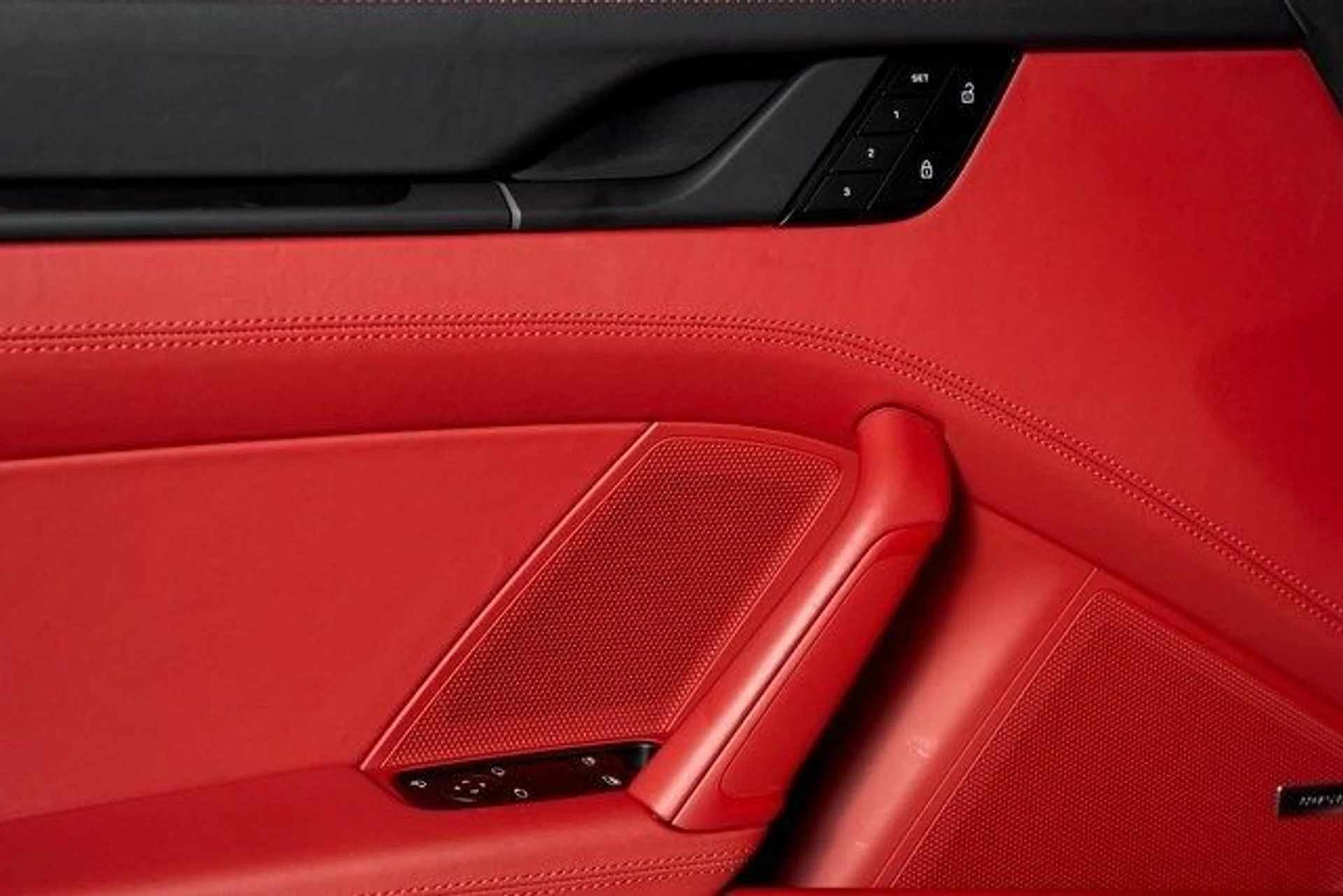 mph052_1076841936_af71d31598ceda0b06d6a196db20b014x_05c46cb847