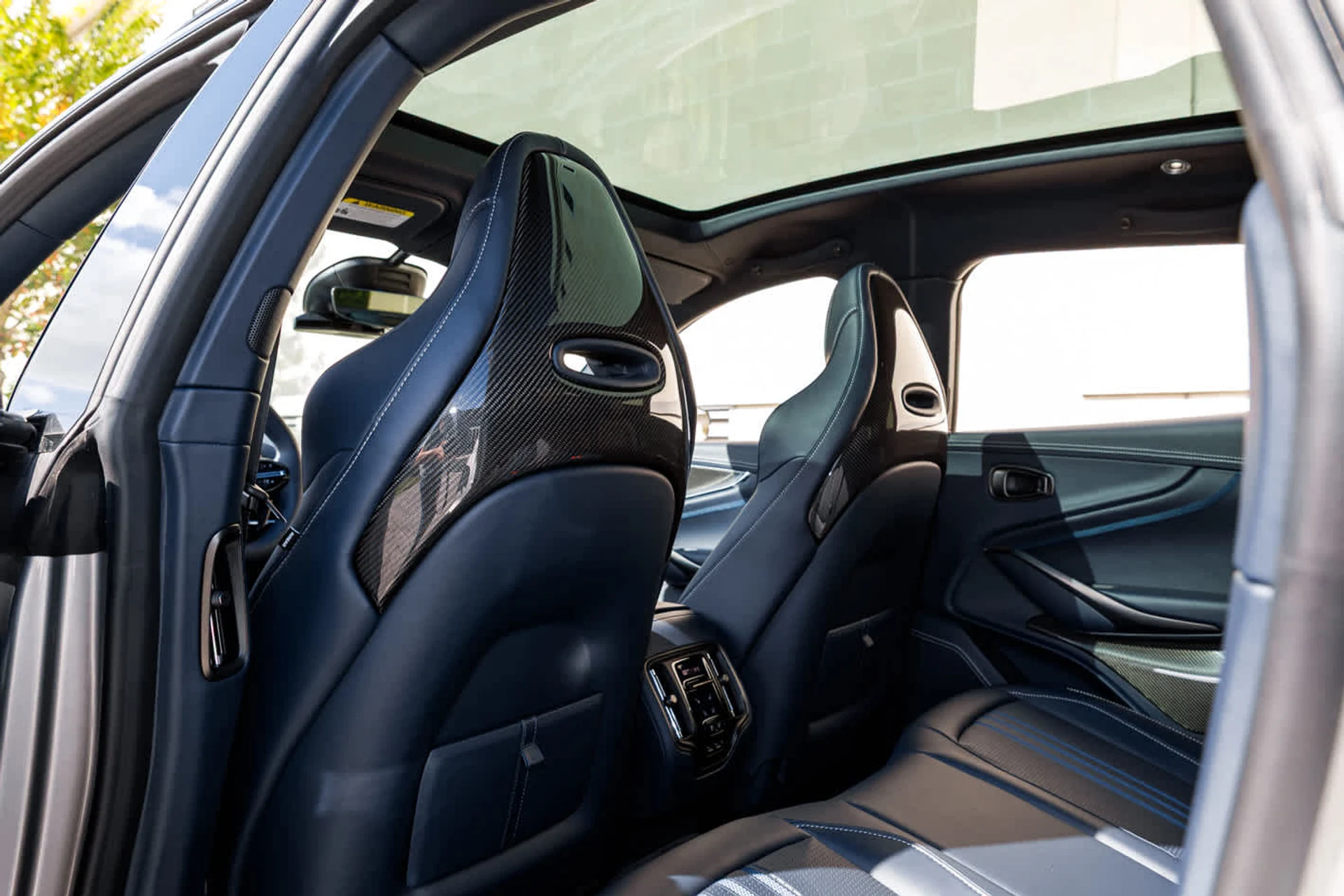 mph052_1082636476_53_b7a57ba81c