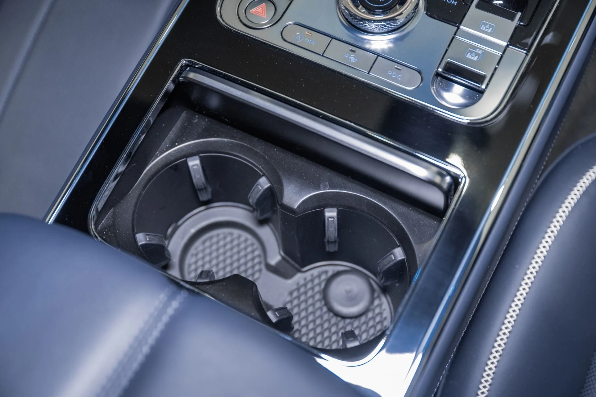 mph052_1090396451_Used_2024_Bentley_Flying_Spur_Edition_8_1777999219_010d706ca2