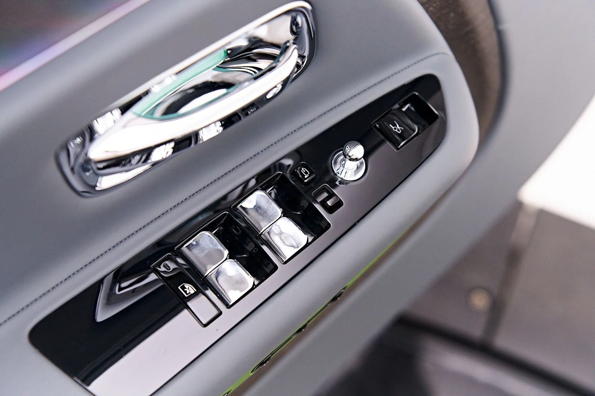 mph052_1109598586_Used_2024_Rolls_Royce_Spectre_1741399260_8059ab2d62