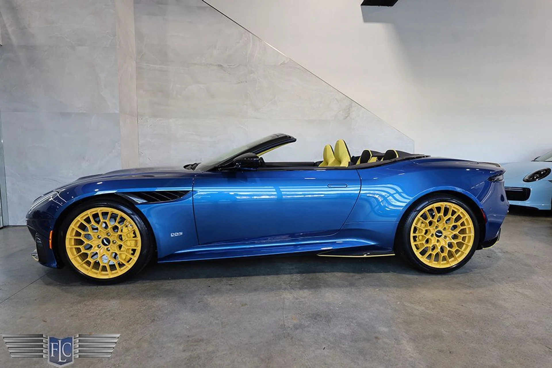 mph052_1124611245_used_2023_aston_martin_dbs_20235volante770ultimate_9689_22994688_53_1024_9902e9604d