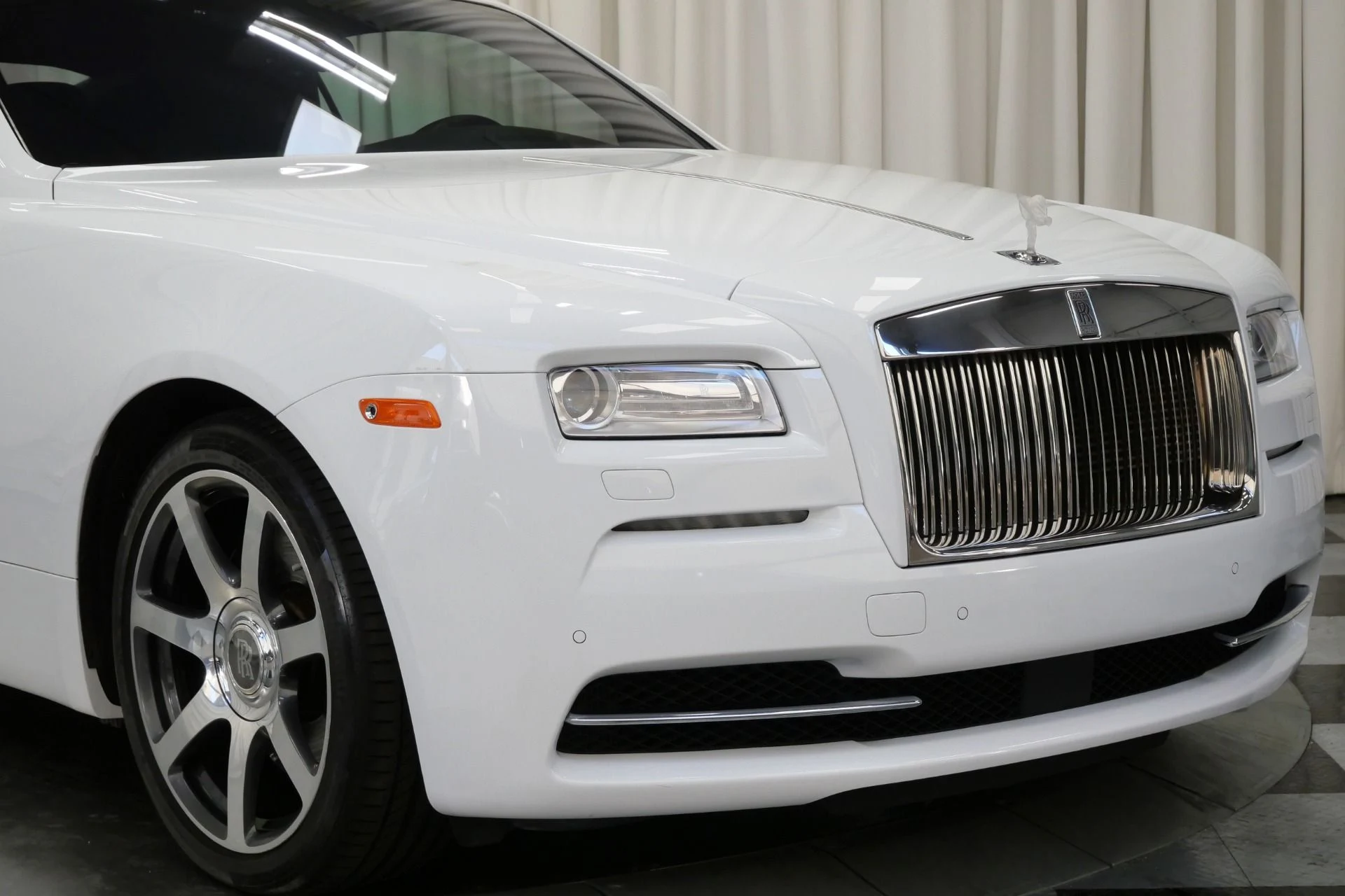 mph052_1125579369_Used_2016_Rolls_Royce_Wraith_The_Wraith_Package_Canadel_Paneling_Driver_Assistance_3_1764606909_69696deb28