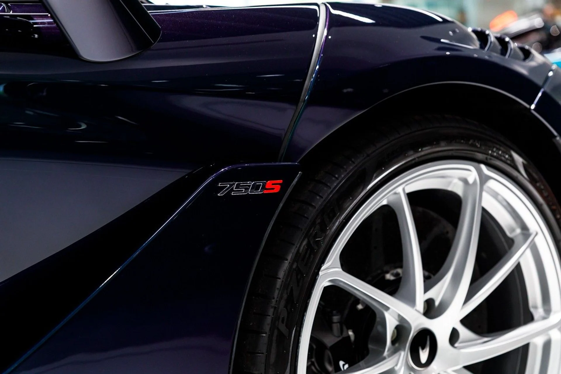 mph052_1181672018_646_p53_l_ab65d4f92d