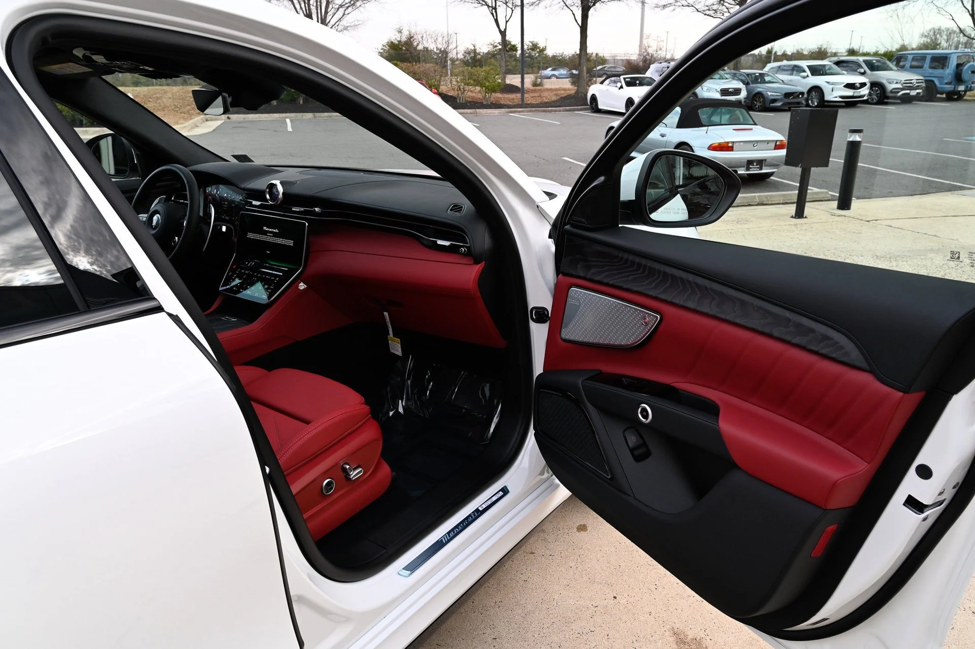 mph052_1195681917_6fc67db140354342a3dcbe7f1127c4b5_2454ff0044