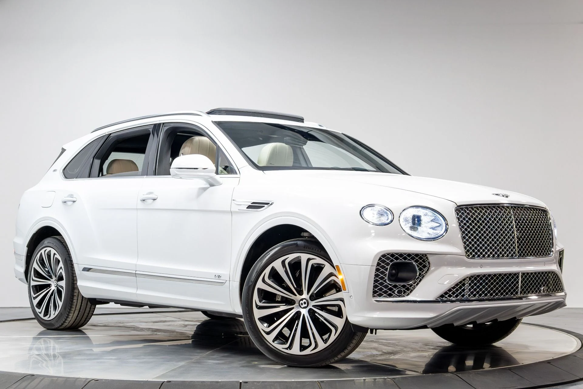mph052_1196239609_Used_2021_Bentley_Bentayga_V8_First_Edition_1774291657_9f6801b72e