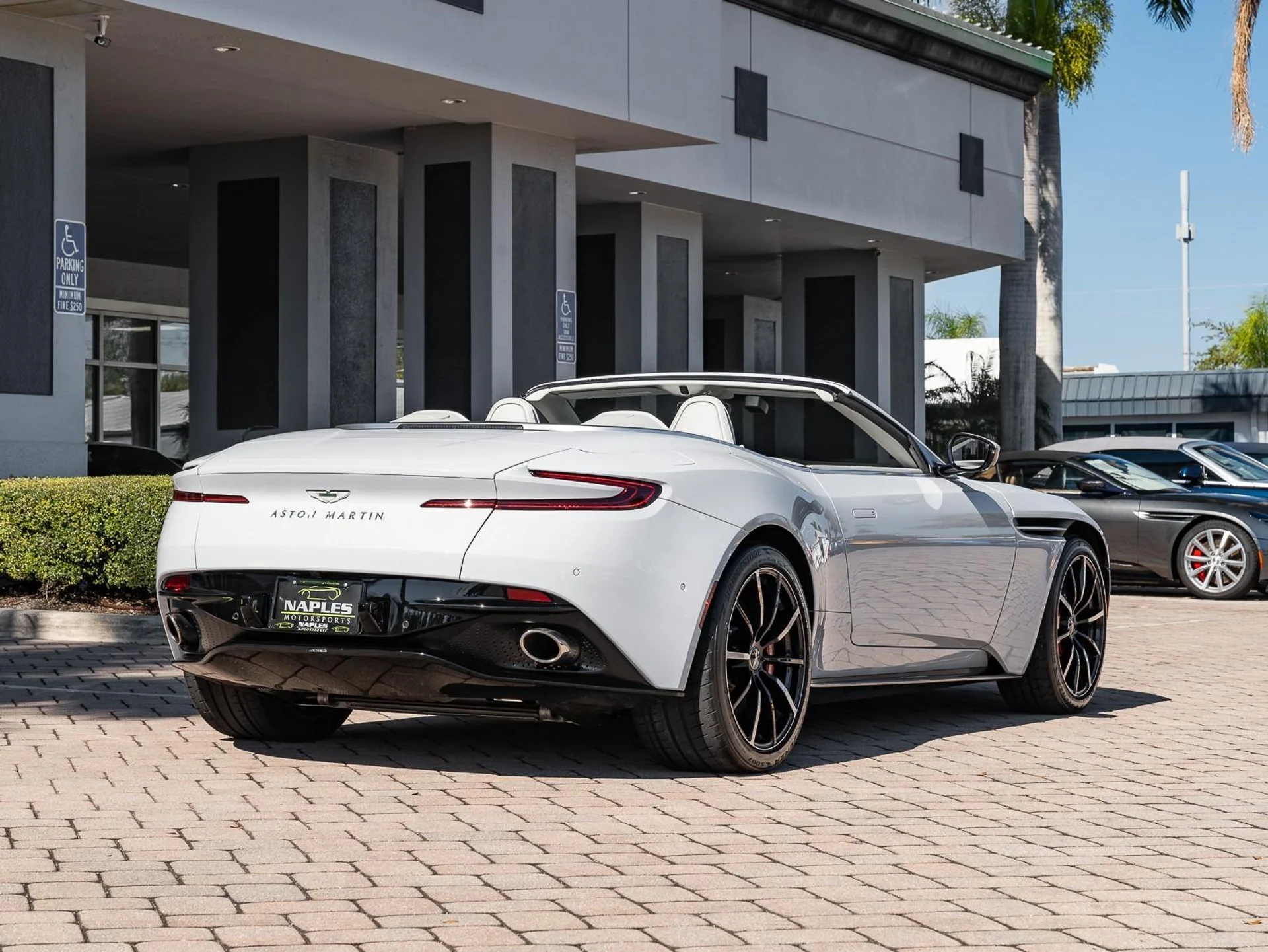 mph052_120780722_Used_2022_Aston_Martin_DB_11_1767028124_37e3614ada