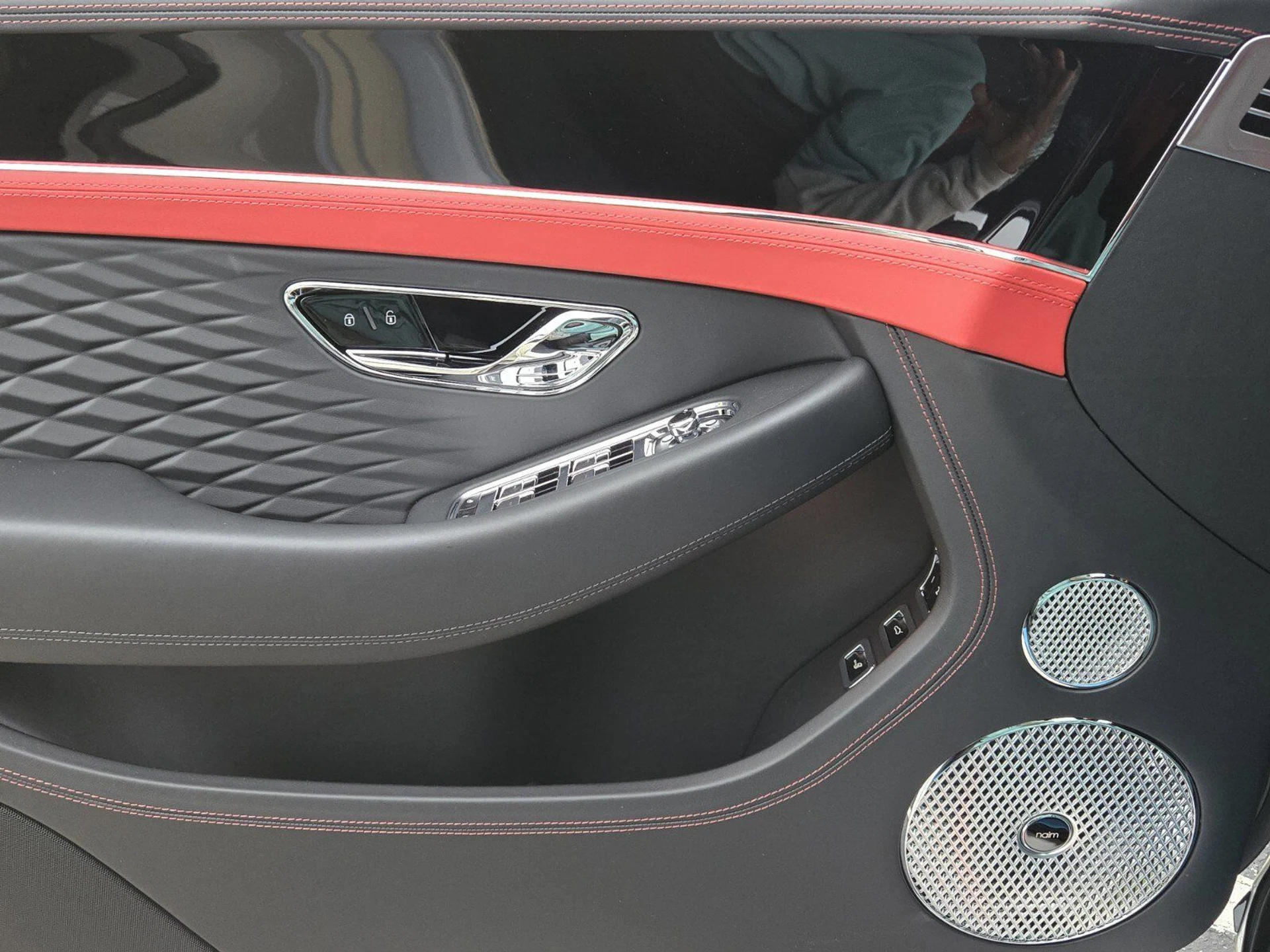 mph052_120861926_62d0864f344488cc8a0556d5a2e8edb6x_5e58474481