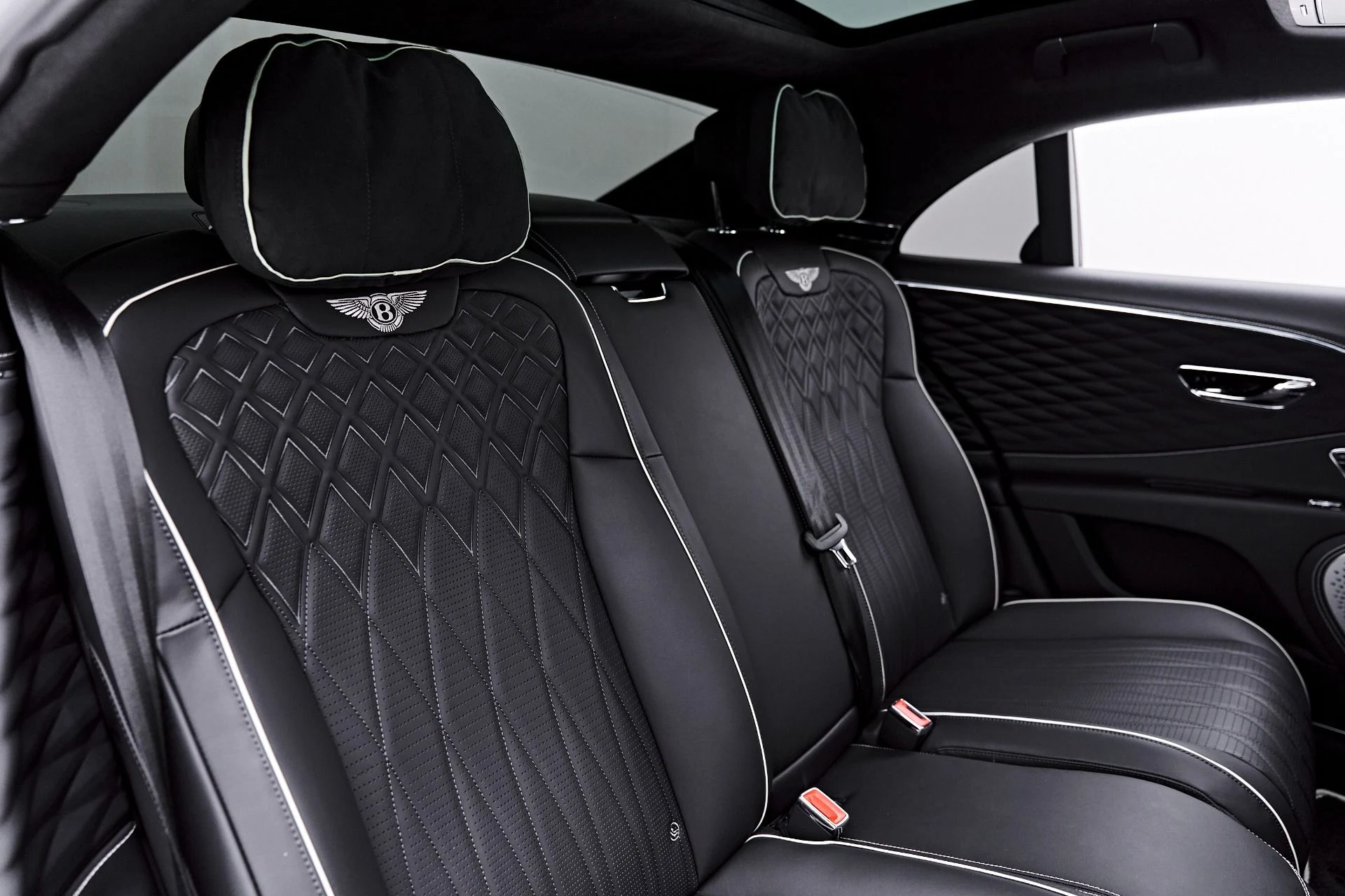mph052_122119621_Used_2022_Bentley_Flying_Spur_V8_1788486070_49d6b1953c