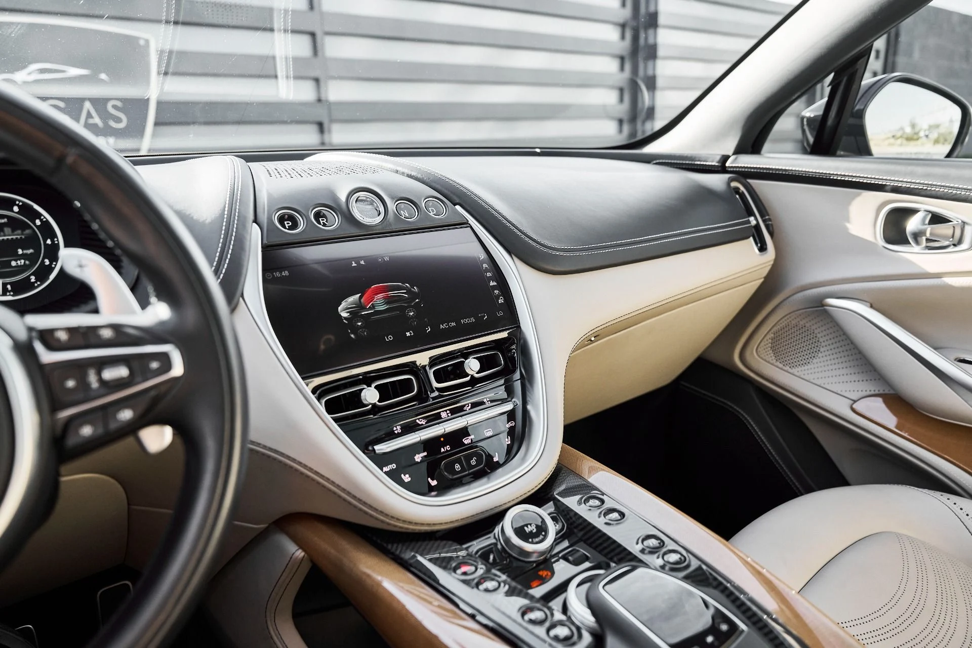 mph052_1241763564_Used_2023_Aston_Martin_DBX_707_1774652467_62dfabe1b3