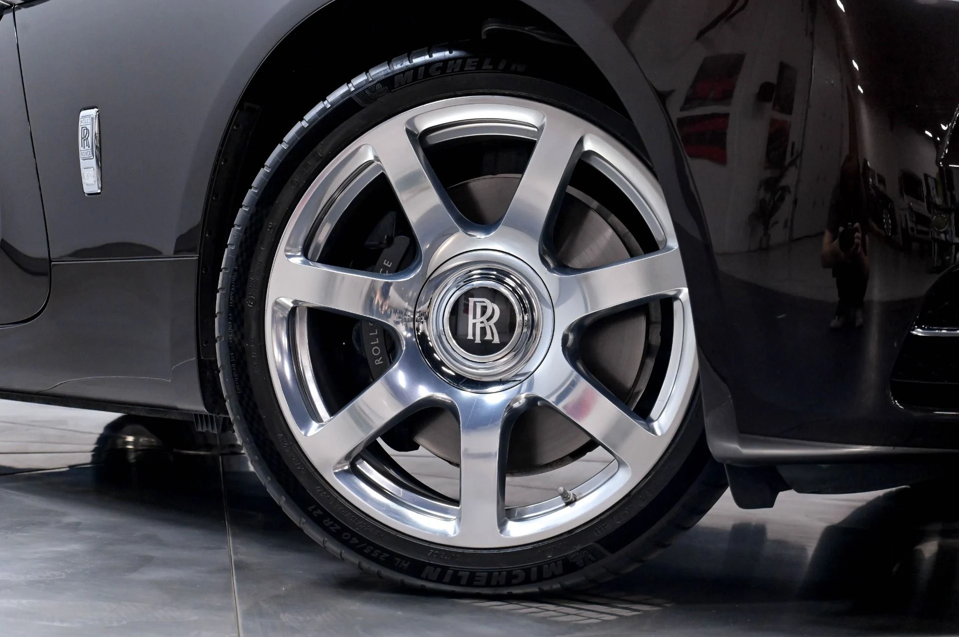 mph052_1250947415_Used_2014_Rolls_Royce_Wraith_1783020984_210eeef561