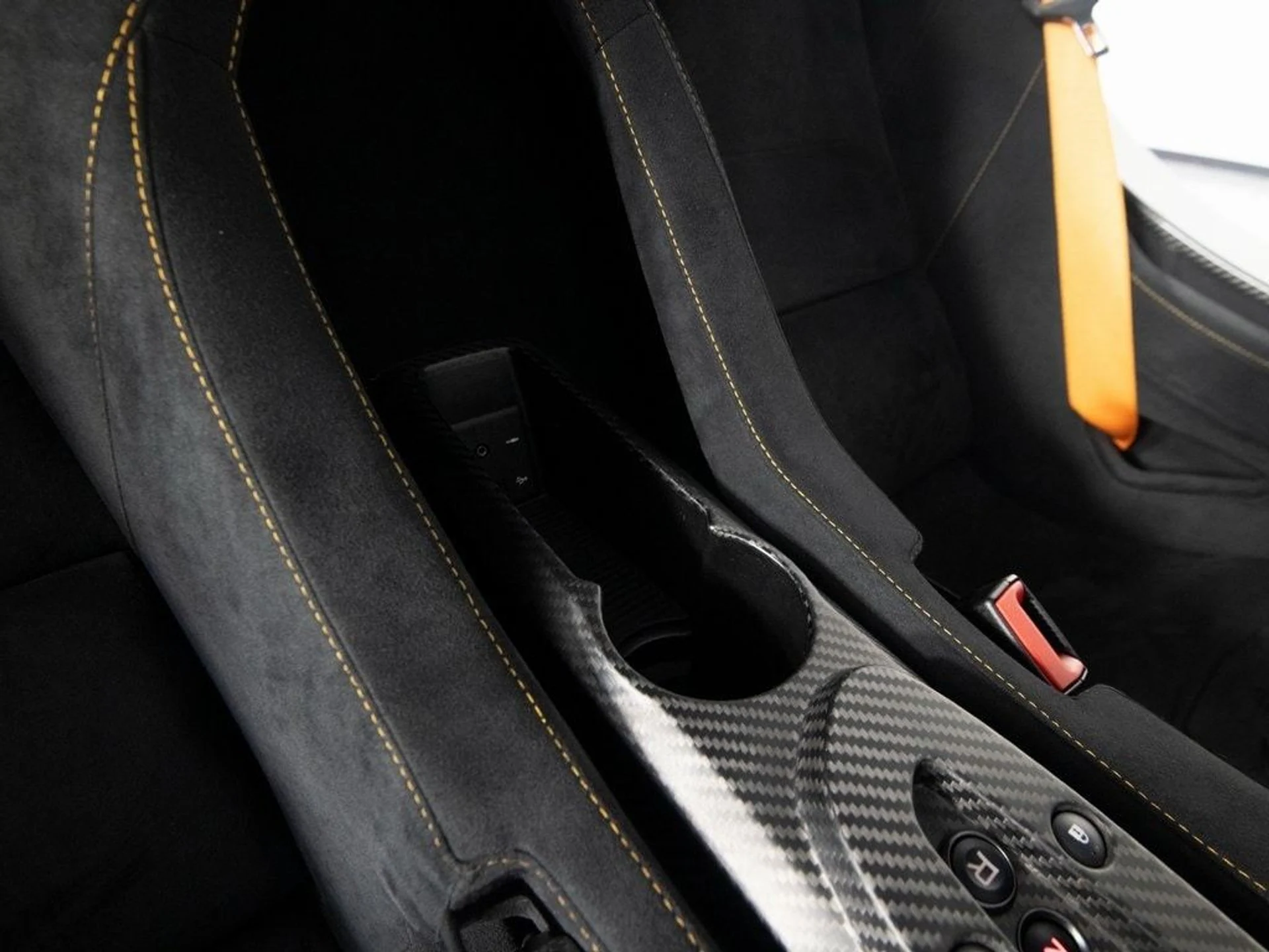 mph052_1255453937_04ebf7756efd14cfbf90335539f73a27x_d0f3579817