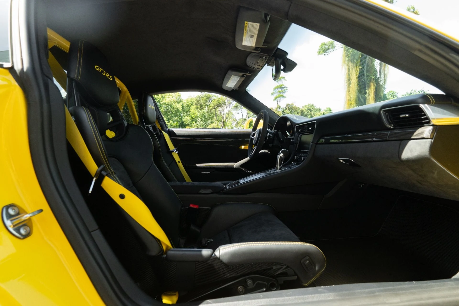 mph052_1256803084_Used_2016_Porsche_911_GT_3_RS_1759258401_e474390edd