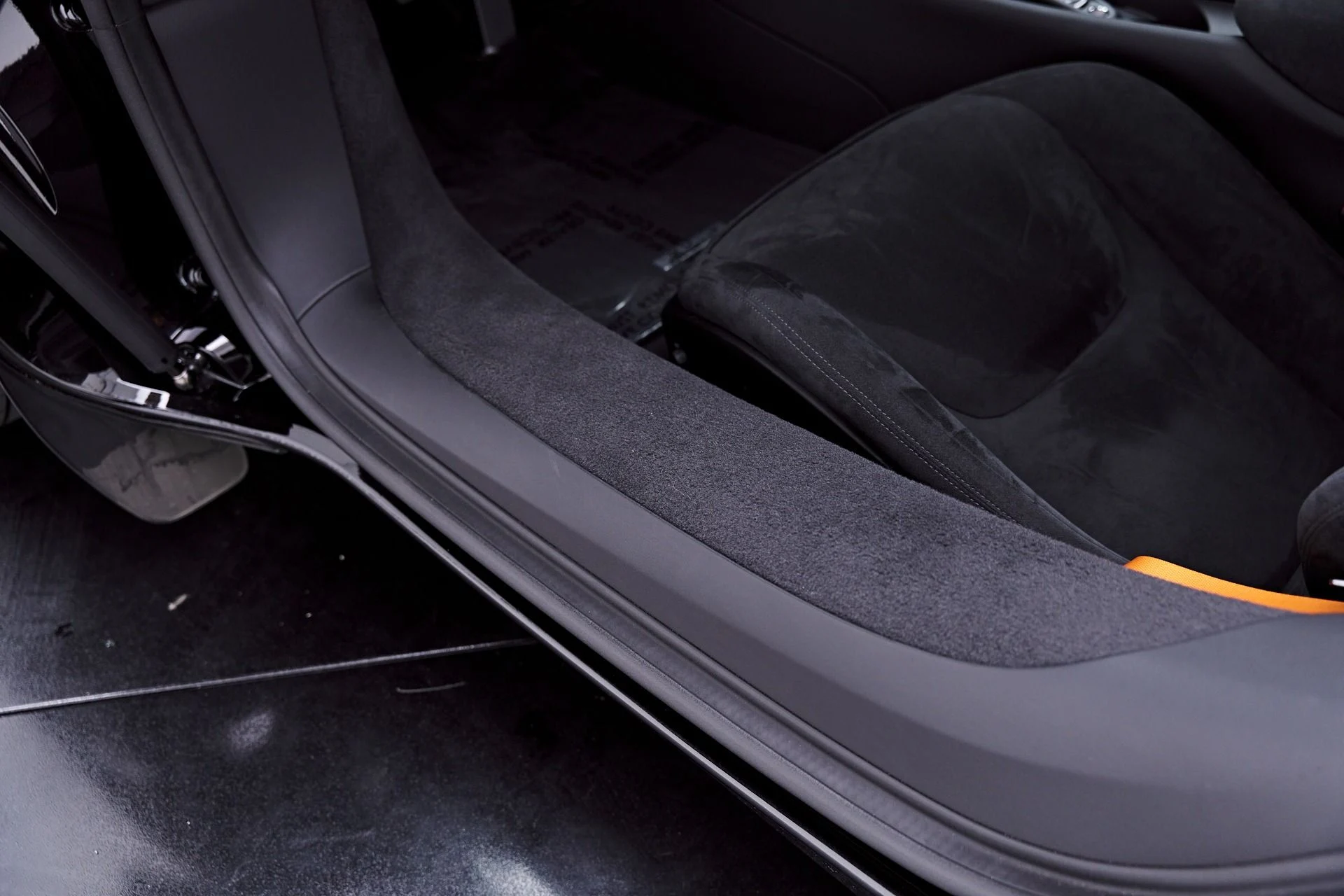 mph052_1257510232_Used_2026_Mc_Laren_Artura_Vision_1777507517_118c4a826e