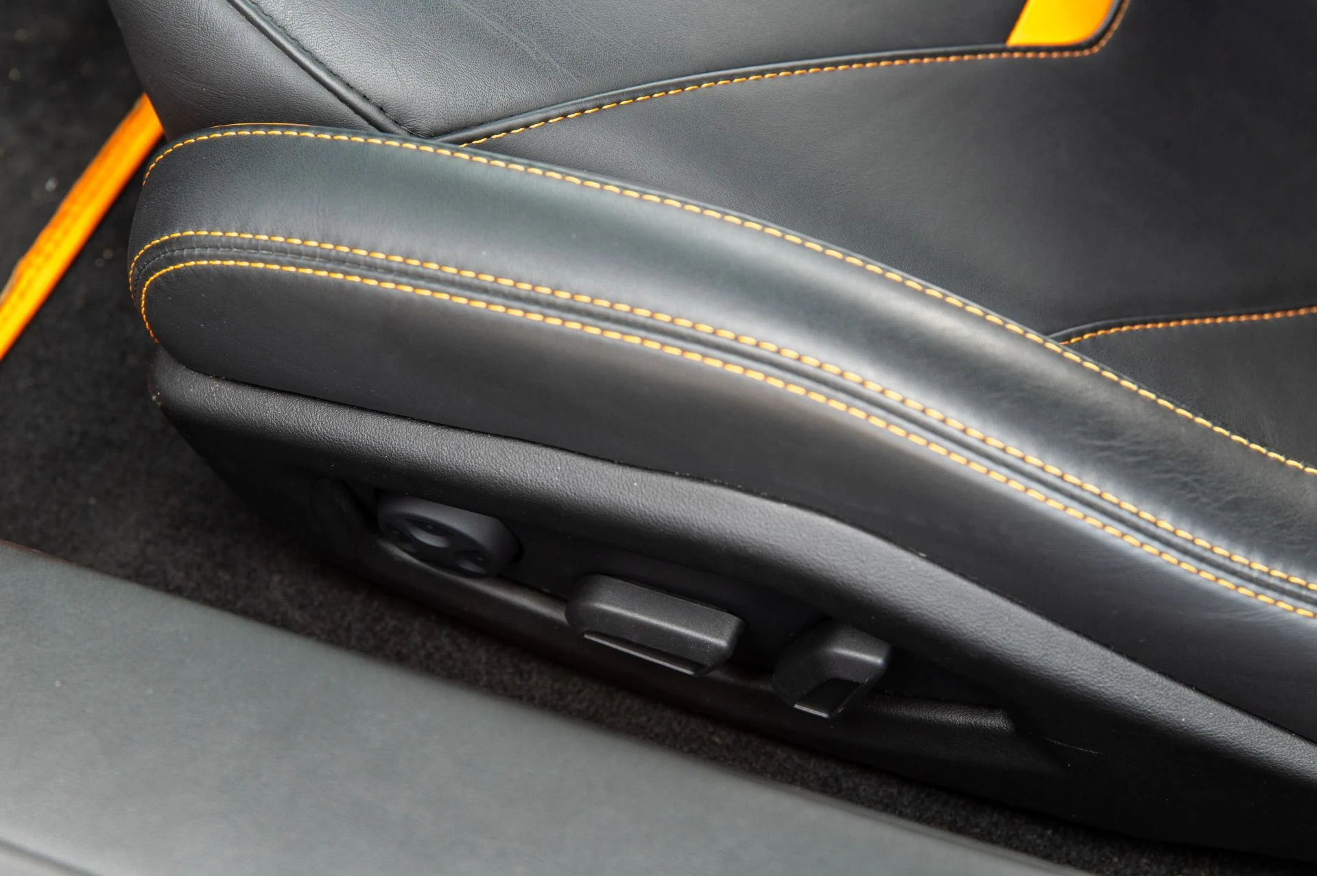 mph052_129328273_Used_2021_Lamborghini_Huracan_EVO_1753824342_3e647dc7de