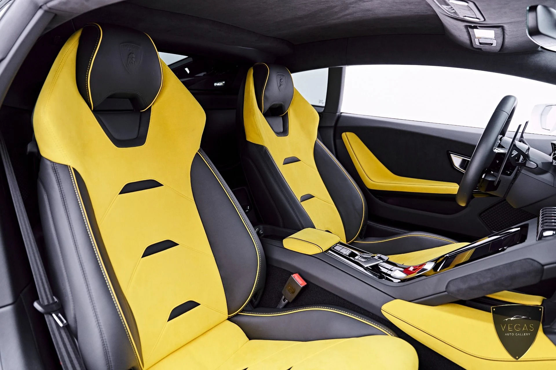 mph052_1293477763_Used_2022_Lamborghini_Huracan_EVO_Base_1782344329_2c21de0c56