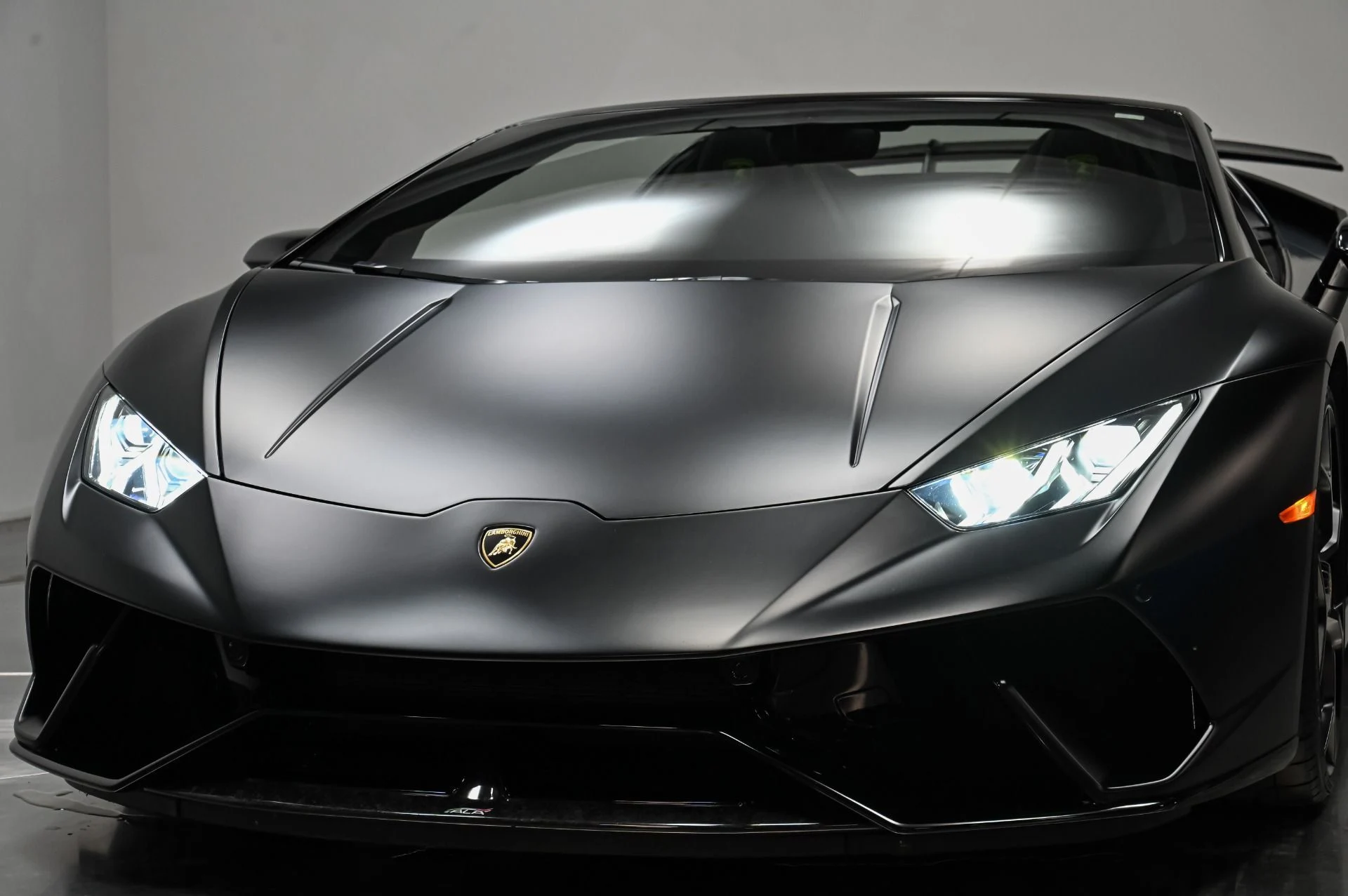 mph052_1304042501_Used_2019_Lamborghini_Huracan_Performante_1756916743_52ccf4e31c