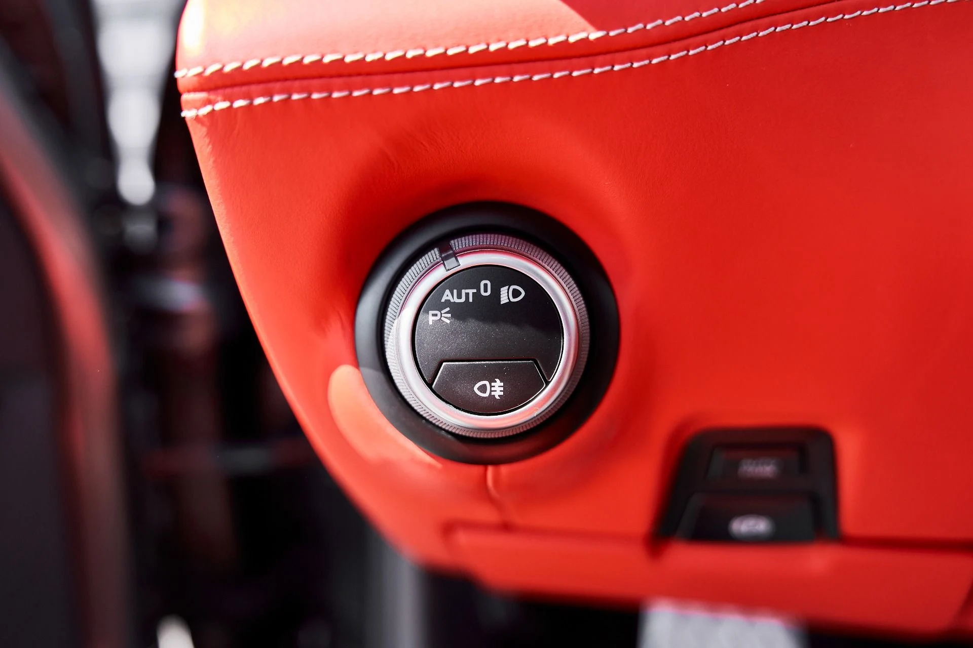 mph052_1315761201_Used_2020_Ferrari_GTC_4_Lusso_V12_1773162308_20f22ff63c