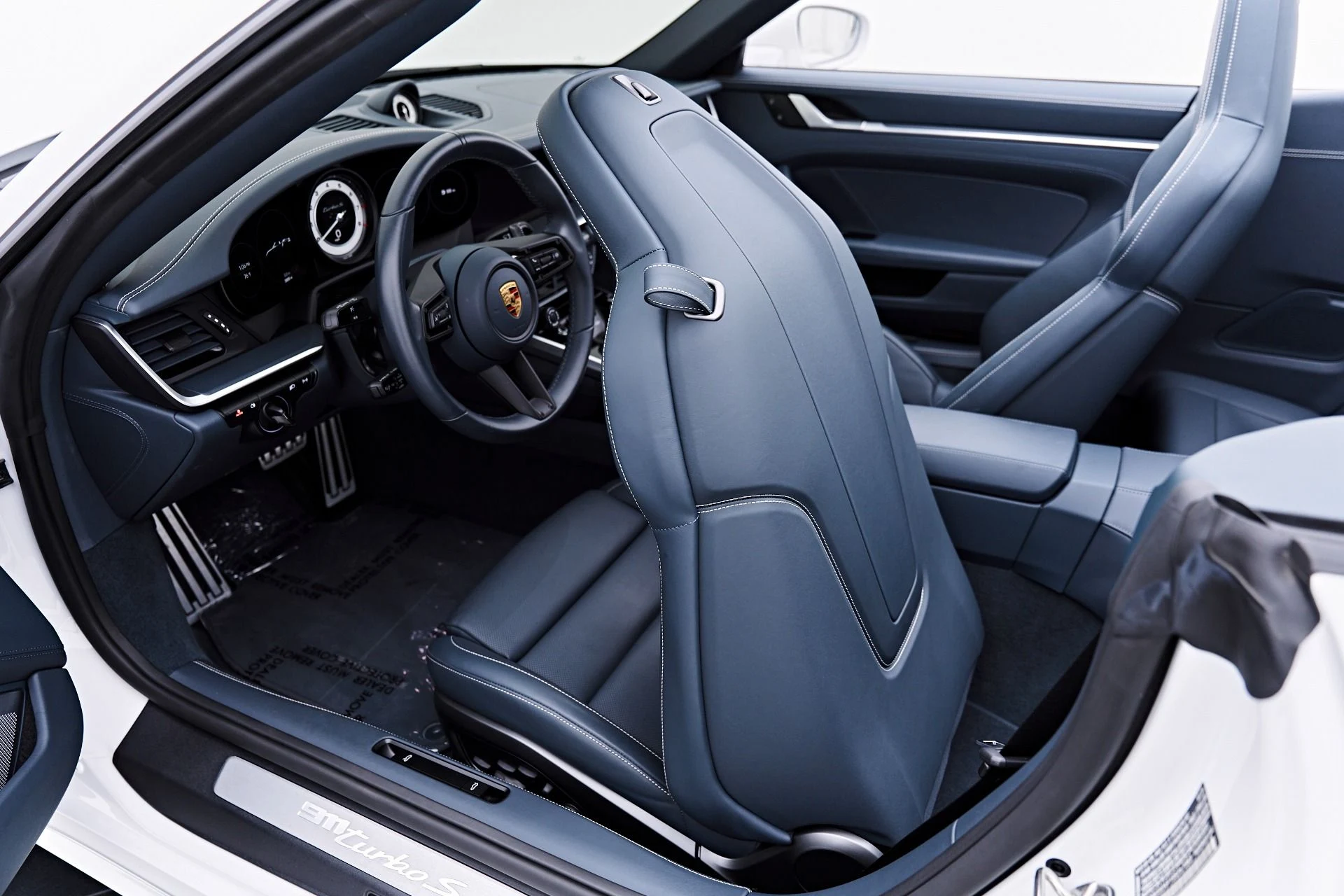 mph052_1361360785_Used_2025_Porsche_911_Turbo_S_1788486990_ff3c1b6187