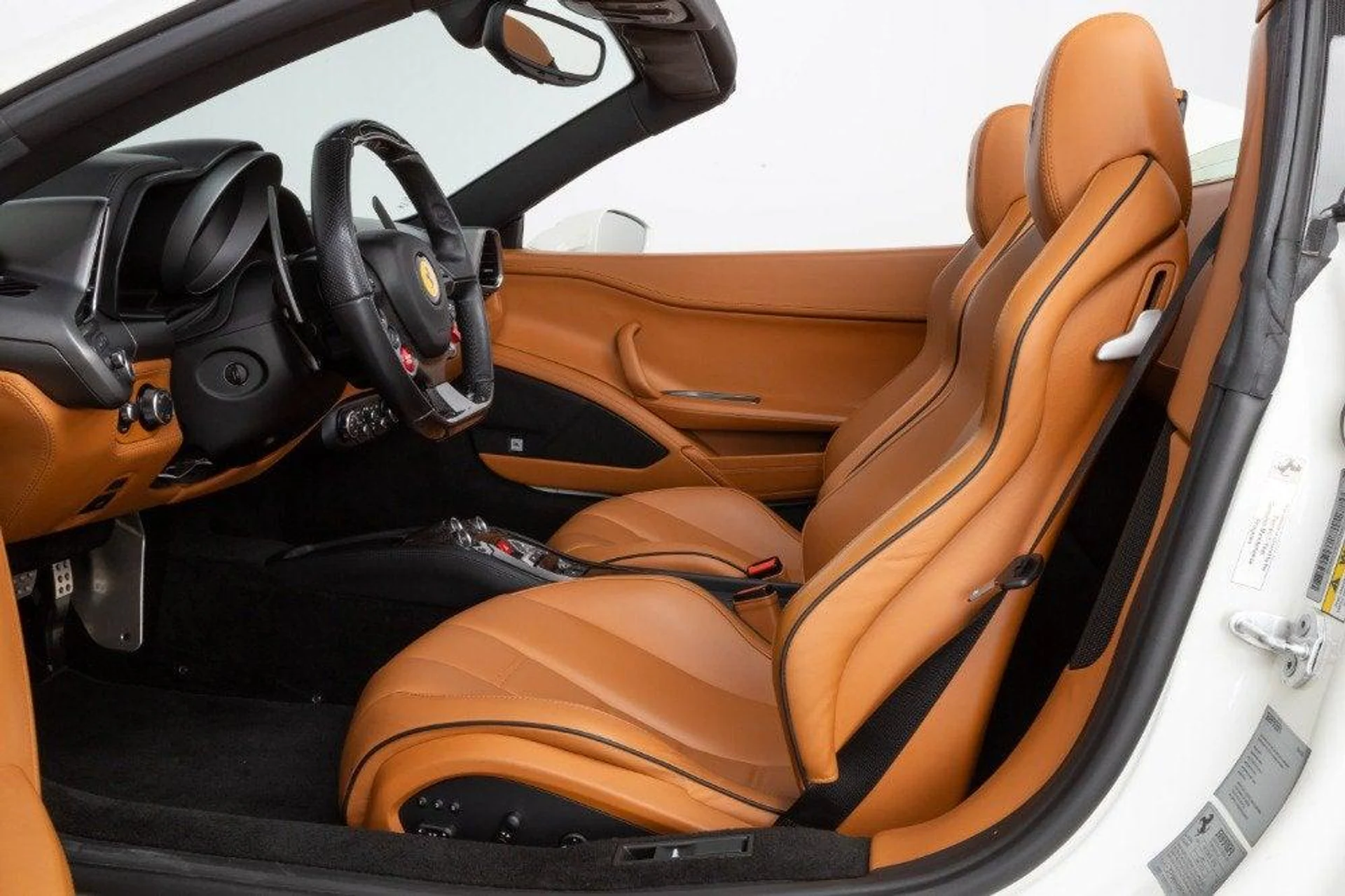 mph052_137097101_Used_2014_Ferrari_458_Spider_1788615031_1b0e6a2e4d