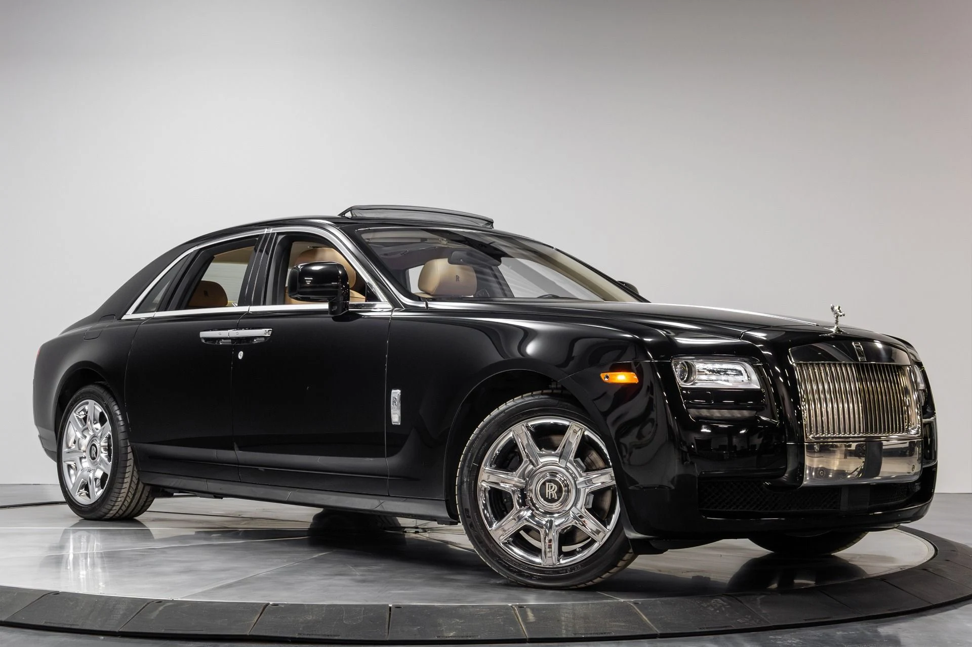 mph052_1390643885_Used_2011_Rolls_Royce_Ghost_1771348774_e30a9aca62