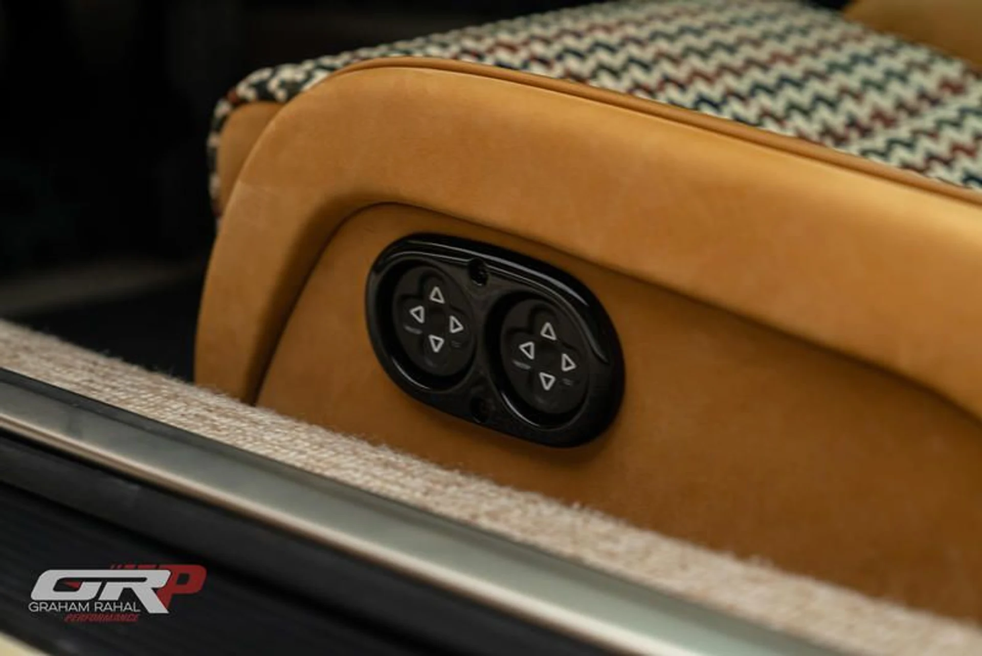 mph052_1397452471_CC_2_D2_EAF_94_ED_4378_90_BB_897_B77_FA_9_D8_C_a93c0d712a