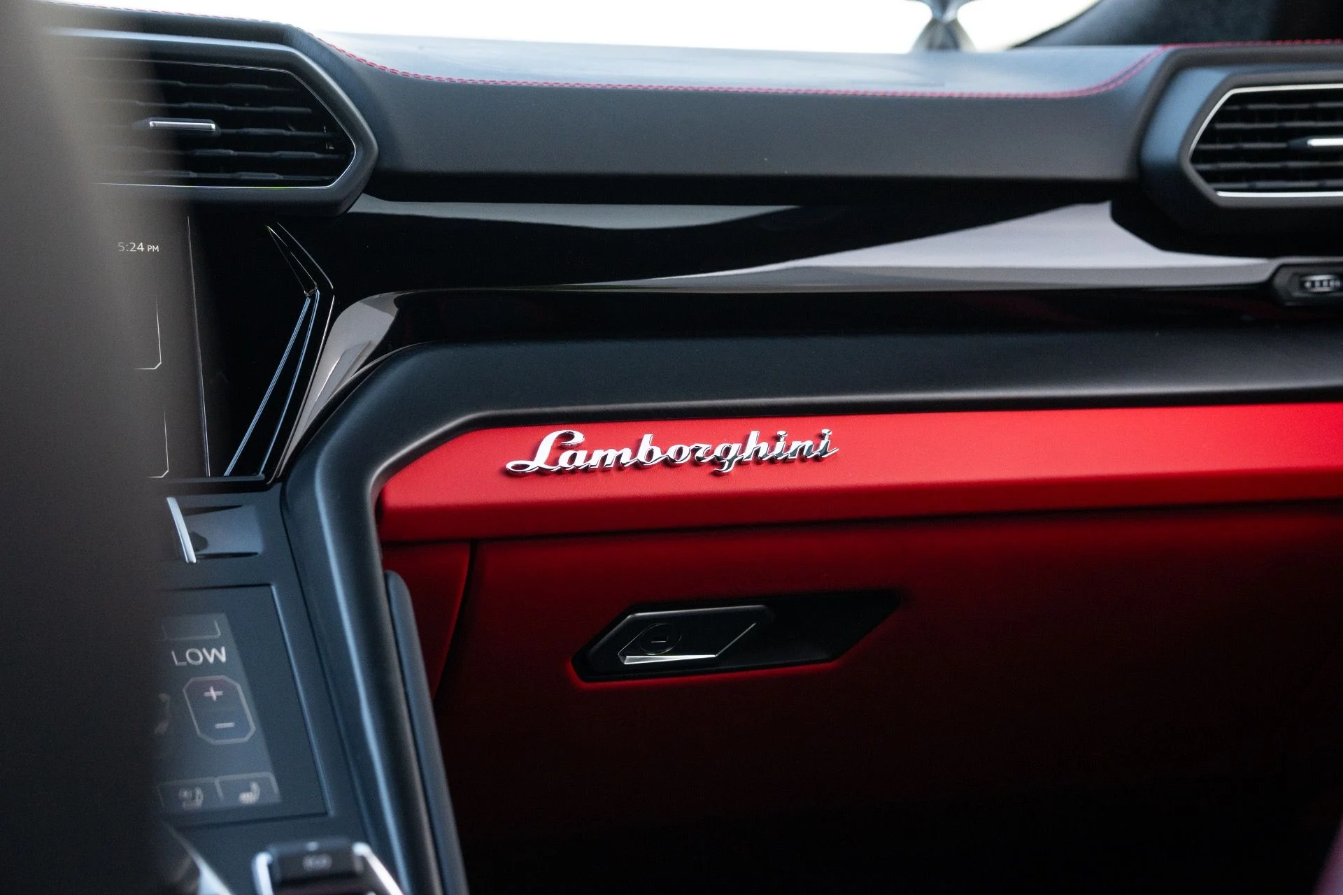 mph052_1462718514_Used_2024_Lamborghini_Urus_S_1781216022_ac14ce64d3