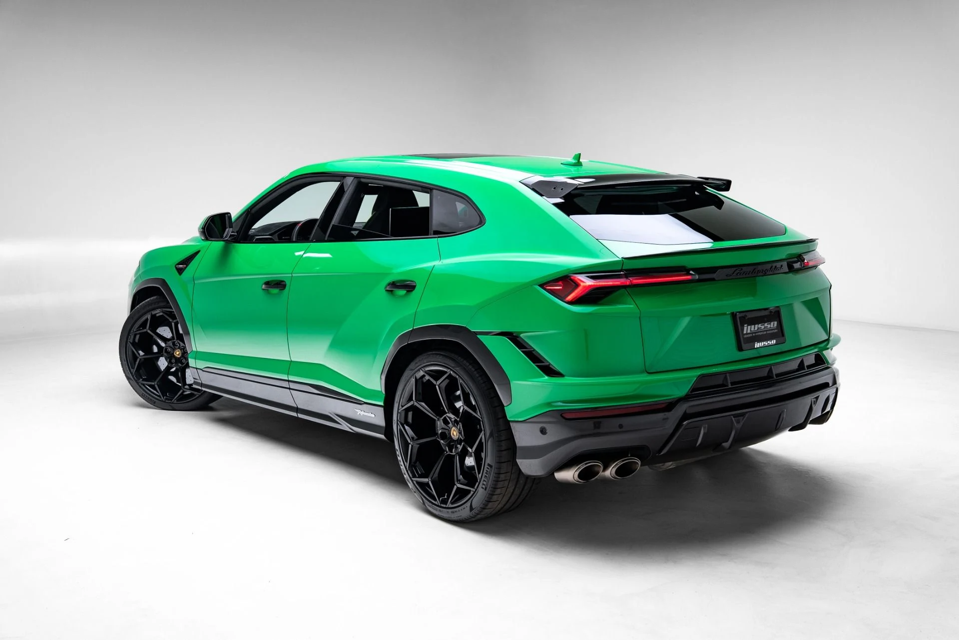 mph052_1465720812_Used_2023_Lamborghini_Urus_Performante_1776122817_a9a2bbf4a0