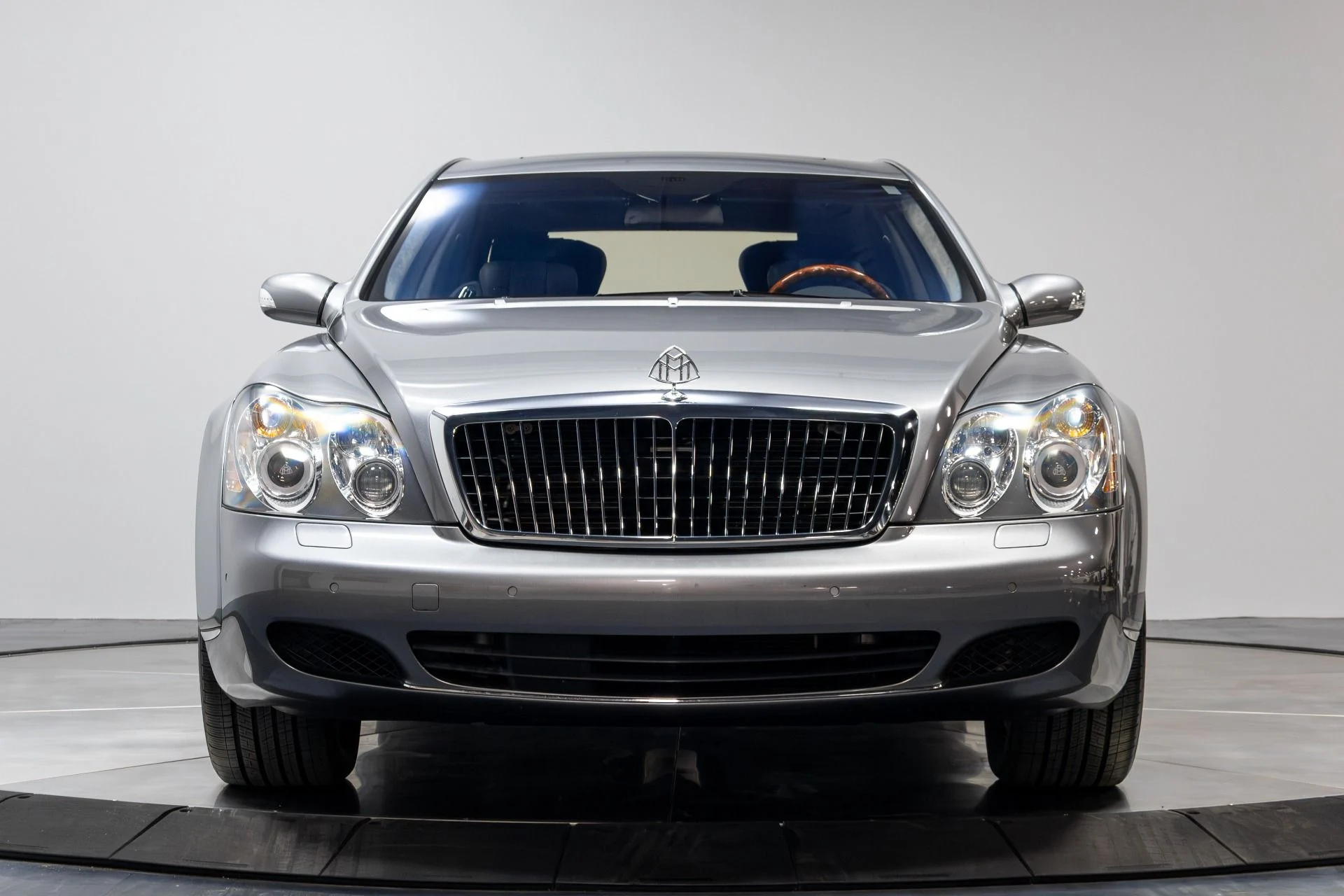 mph052_1467235584_Used_2004_Maybach_57_1769486757_caf0fa386c