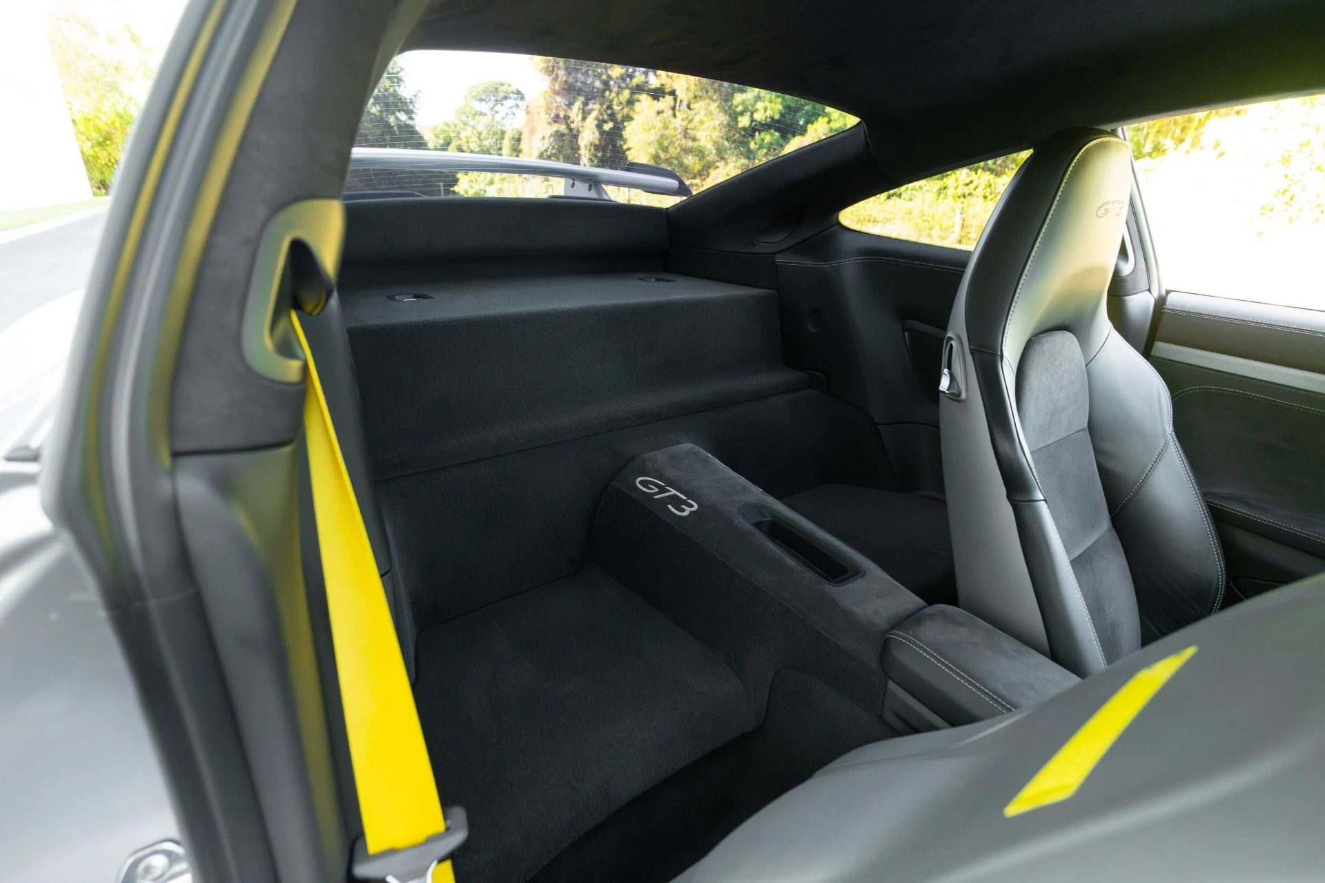 mph052_1467379504_Used_2018_Porsche_911_GT_3_1761946041_a5802393a3