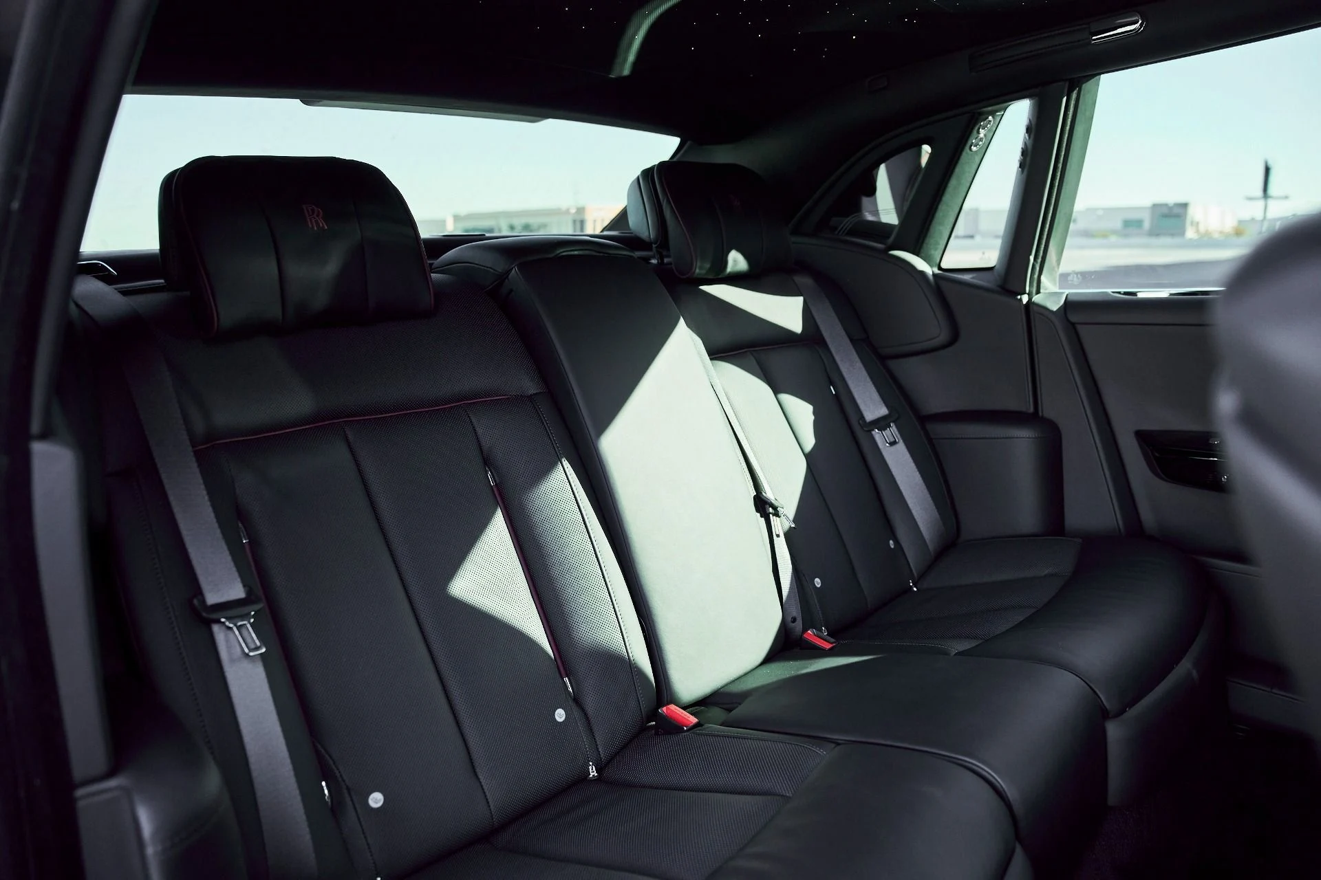 mph052_1479310951_Used_2024_Rolls_Royce_Phantom_Base_1770700118_1d2efcda0c