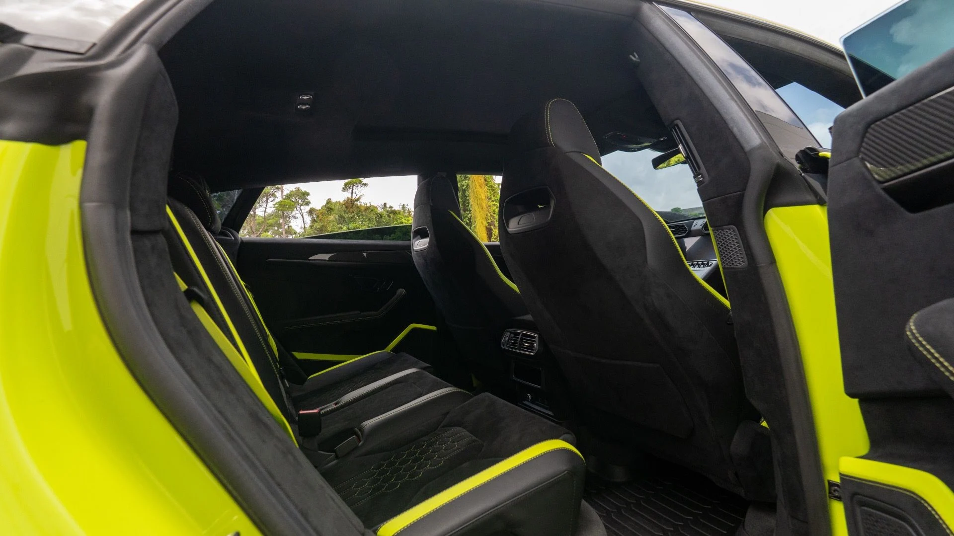 mph052_148836290_Used_2024_Lamborghini_Urus_Performante_1753476194_619569d25f