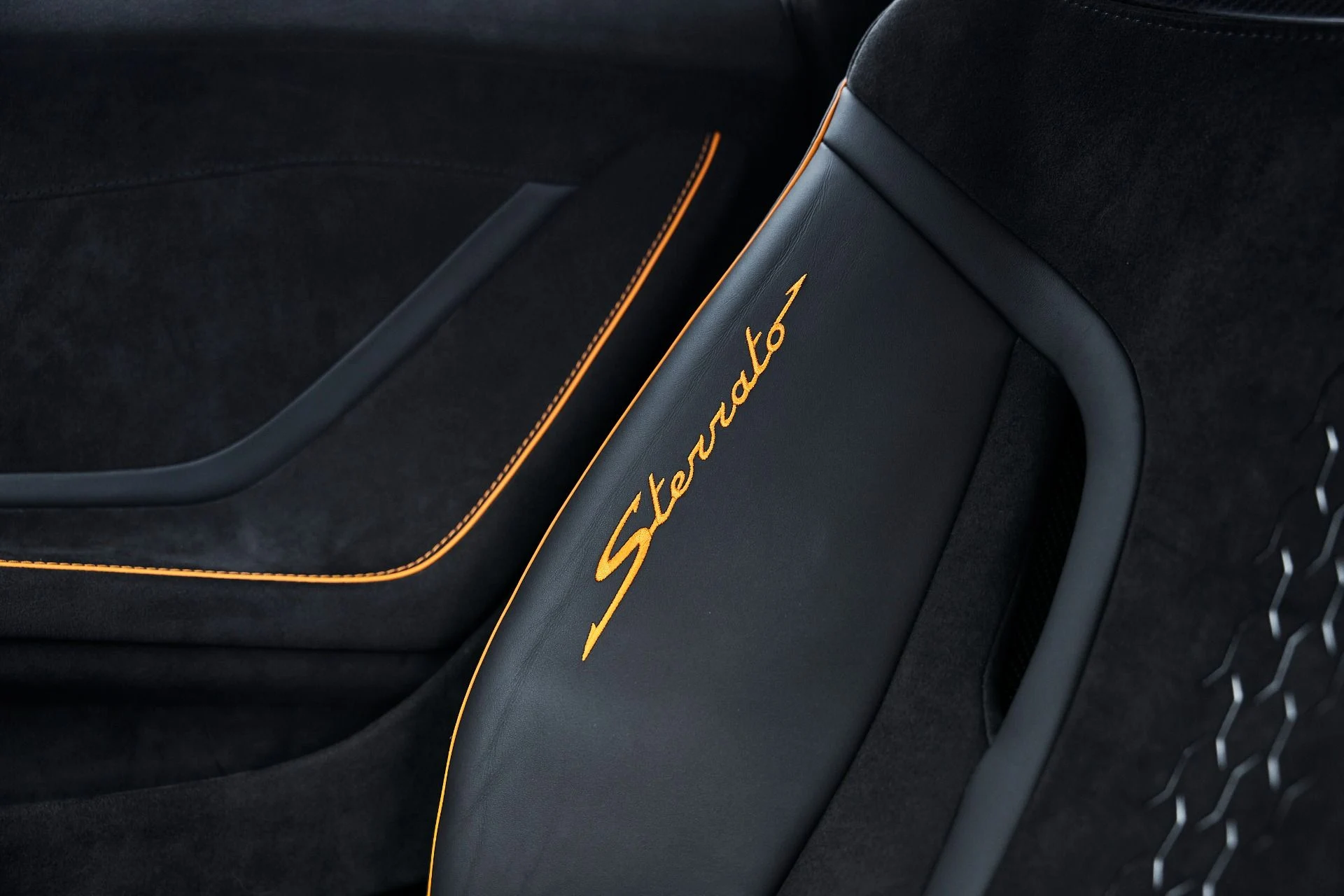 mph052_1511115907_Used_2023_Lamborghini_Huracan_Sterrato_Base_1780101798_23789eb275