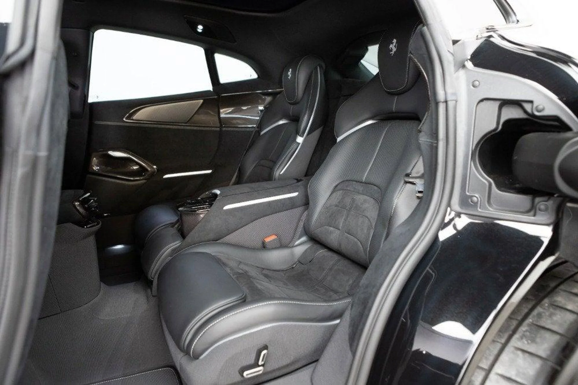 mph052_1532437885_Used_2025_Ferrari_Purosangue_1777382831_afff16b906