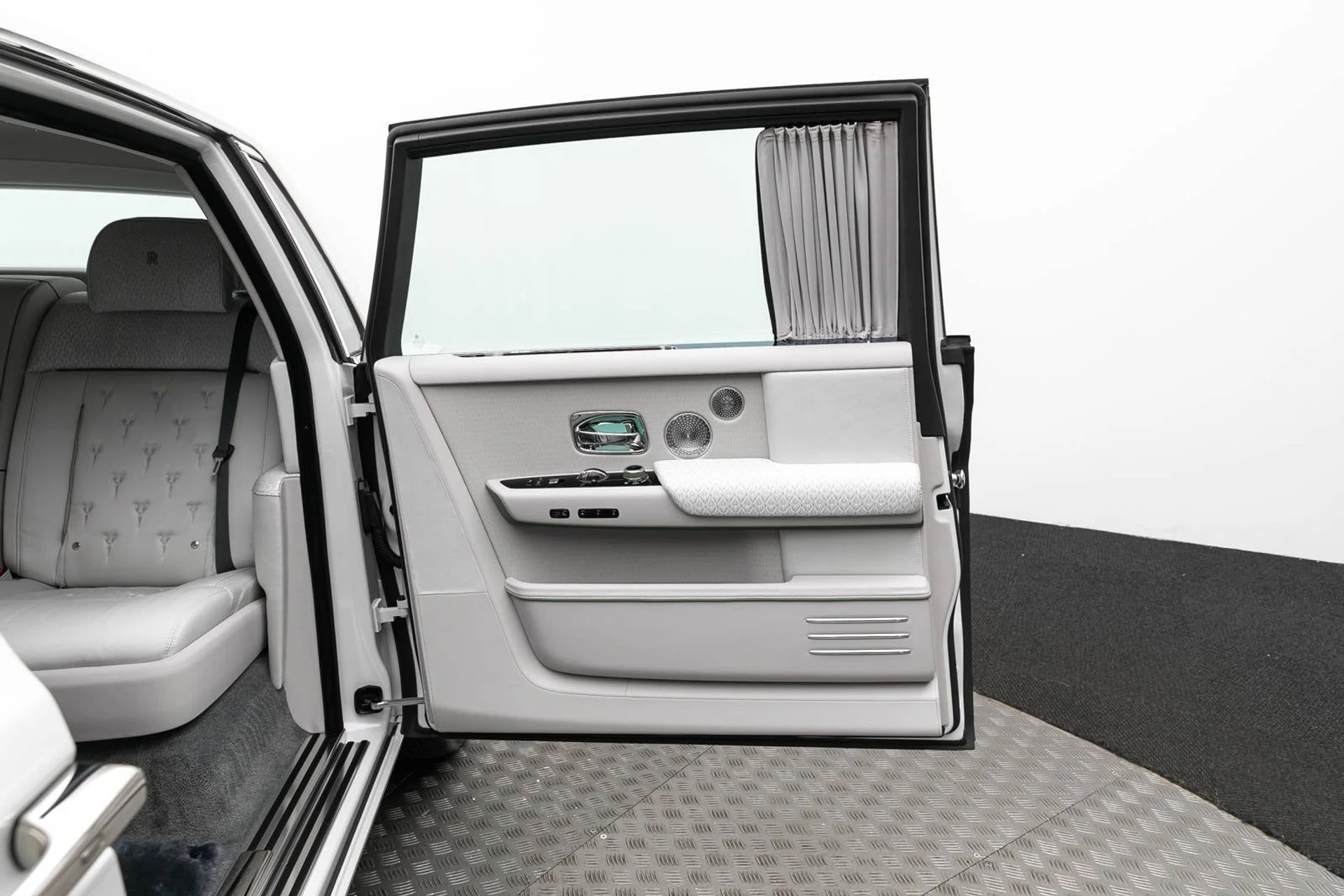 mph052_154432912_53_e013548635