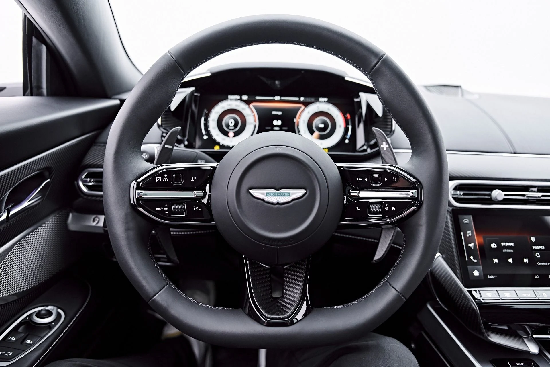 mph052_1596704679_Used_2025_Aston_Martin_Vanquish_V12_1786045858_e91b0ad9bf