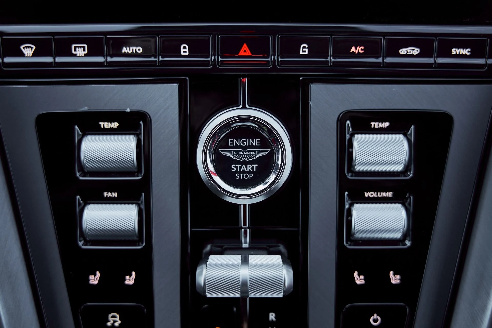 mph052_1662457416_Used_2024_Aston_Martin_DB_12_1767840056_02bf0e4294