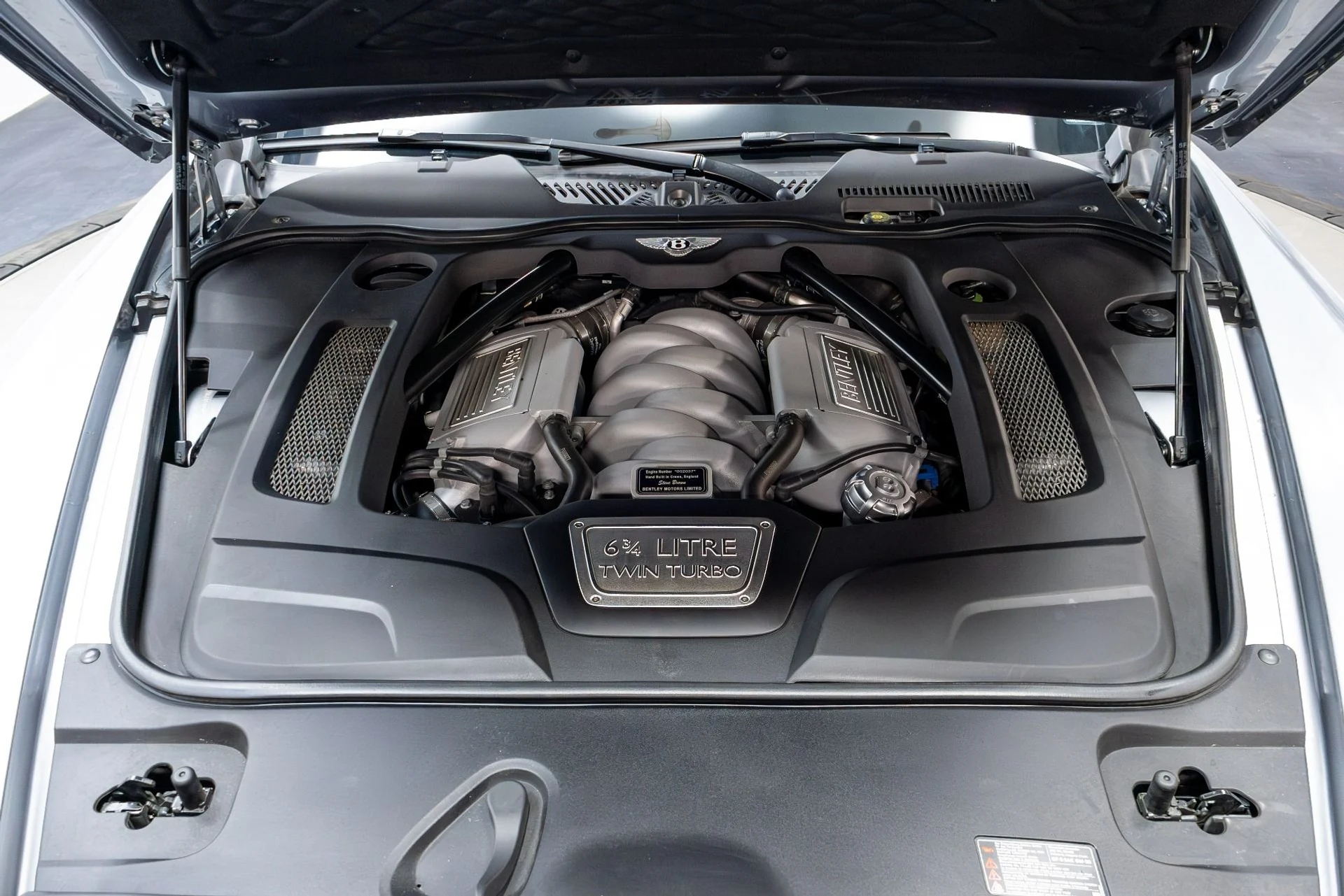 mph052_166841273_Used_2017_Bentley_Mulsanne_Speed_1775685979_860a9bc325