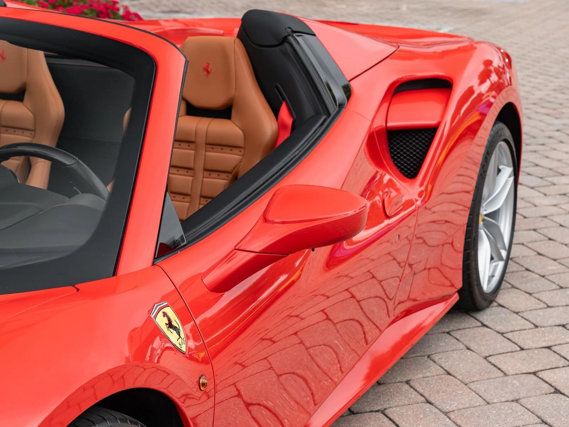 mph052_1685598576_Used_2019_Ferrari_488_Spider_1764709602_33f4653467