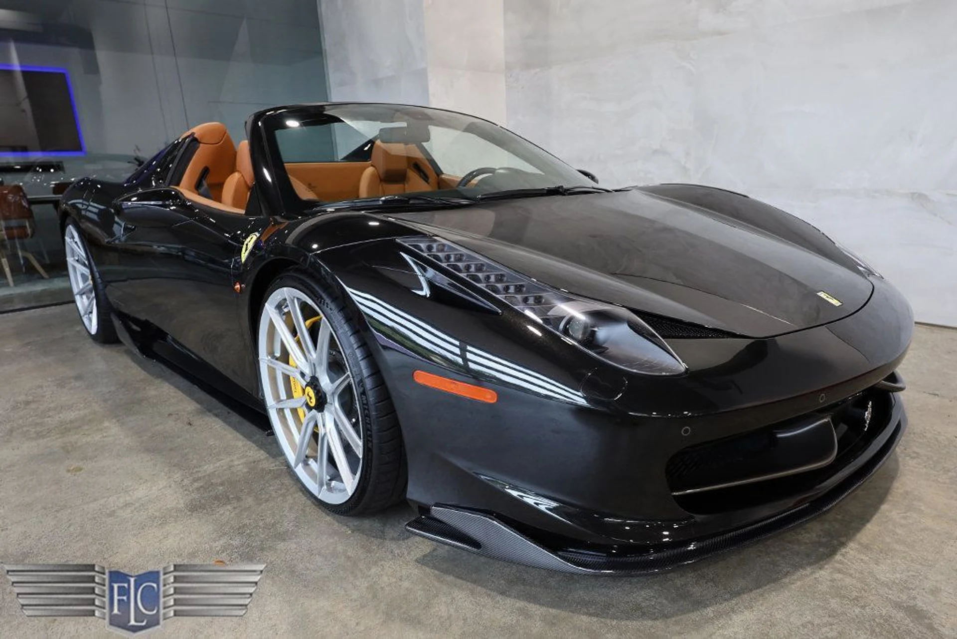 mph052_1698792398_used_2013_ferrari_458_spider_9689_23036593_53_1024_e70be56400
