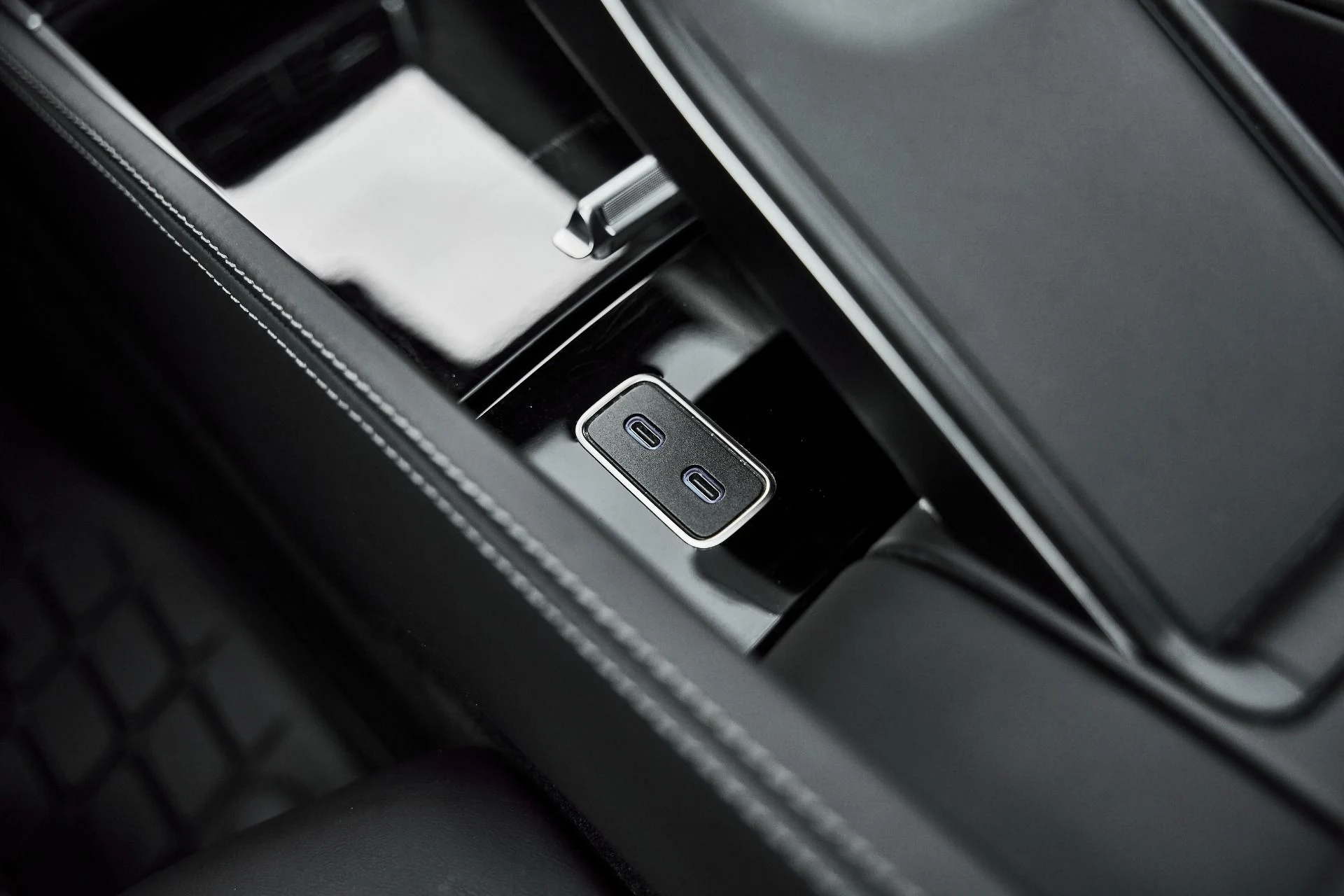 mph052_1699632606_Used_2024_Mercedes_Benz_GLS_Maybach_GLS_600_1776550640_036af0245d