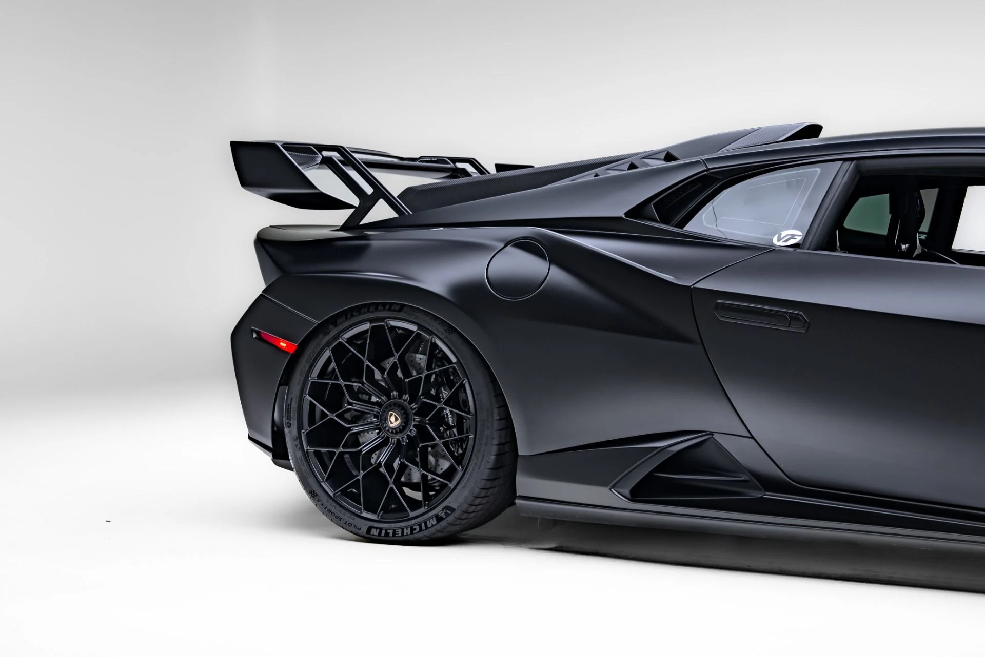 mph052_1711842983_Used_2022_Lamborghini_Huracan_STO_1771969691_6b180301e4