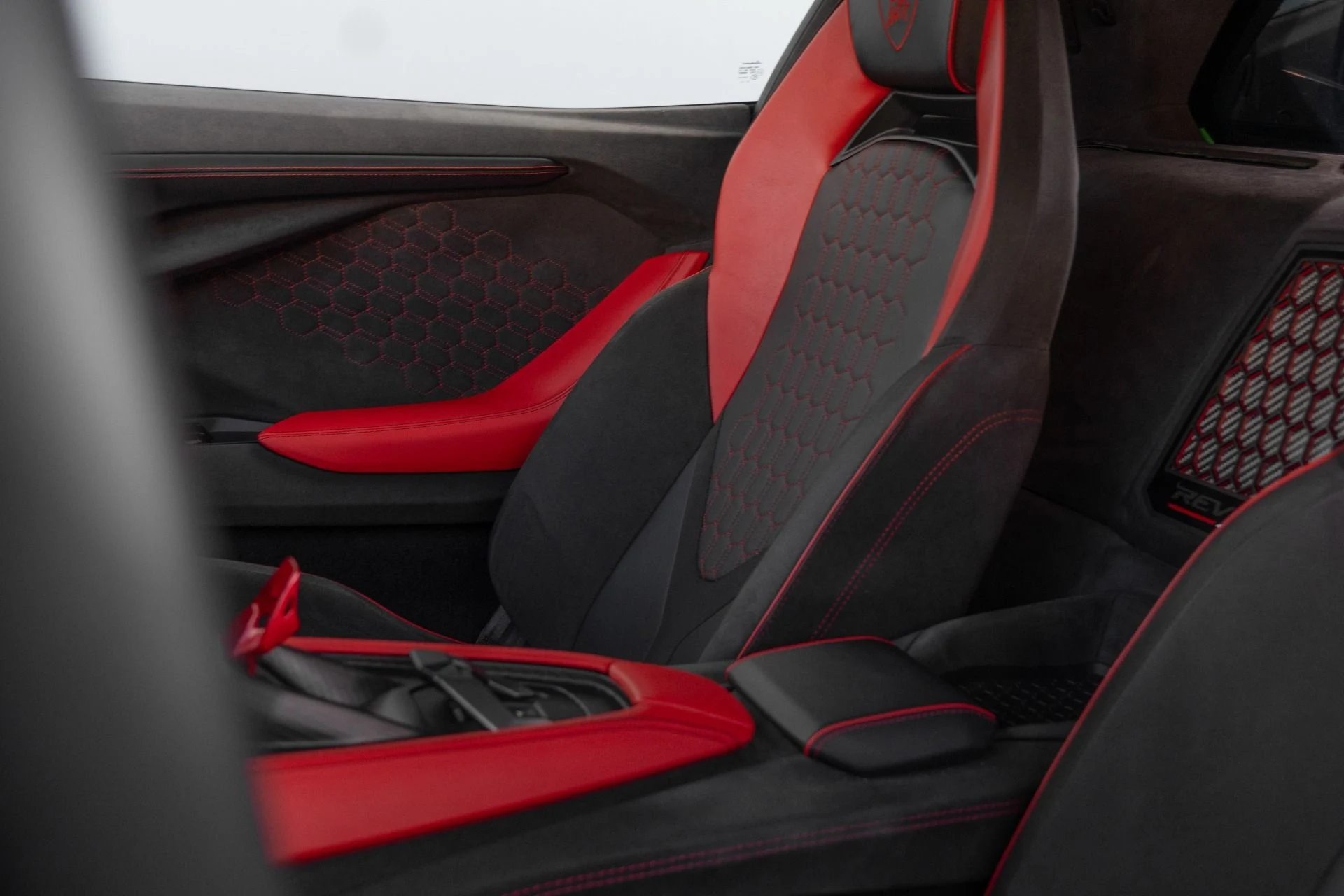 mph052_1715375417_Used_2024_Lamborghini_Revuelto_1759355869_241a8eec4f