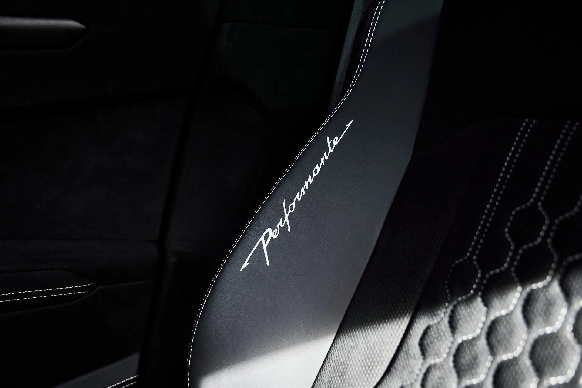 mph052_1729989471_Used_2024_Lamborghini_Urus_Performante_1766457721_d45b050c4a