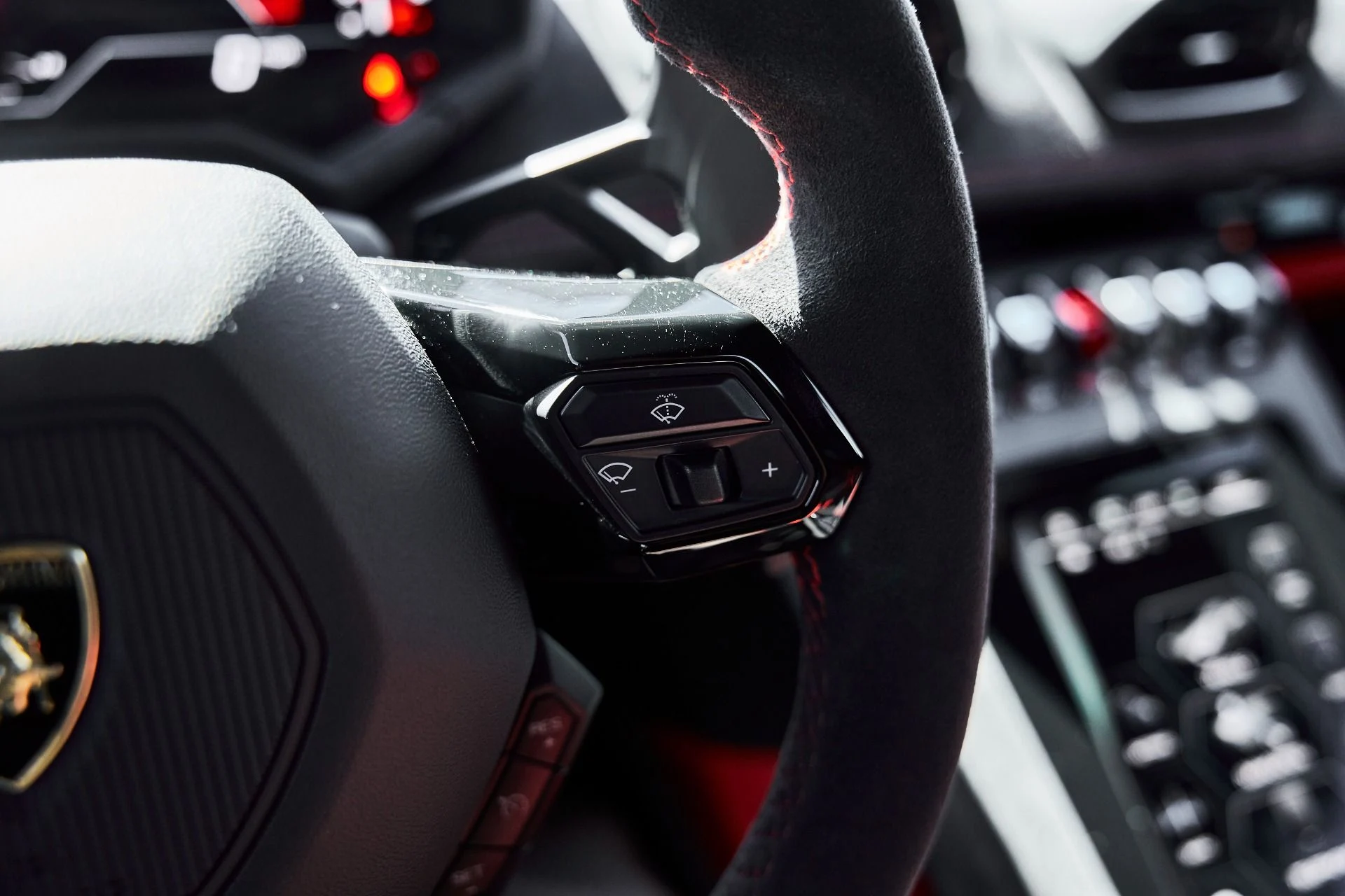 mph052_1732293973_Used_2023_Lamborghini_Huracan_1778117653_b05abb8843