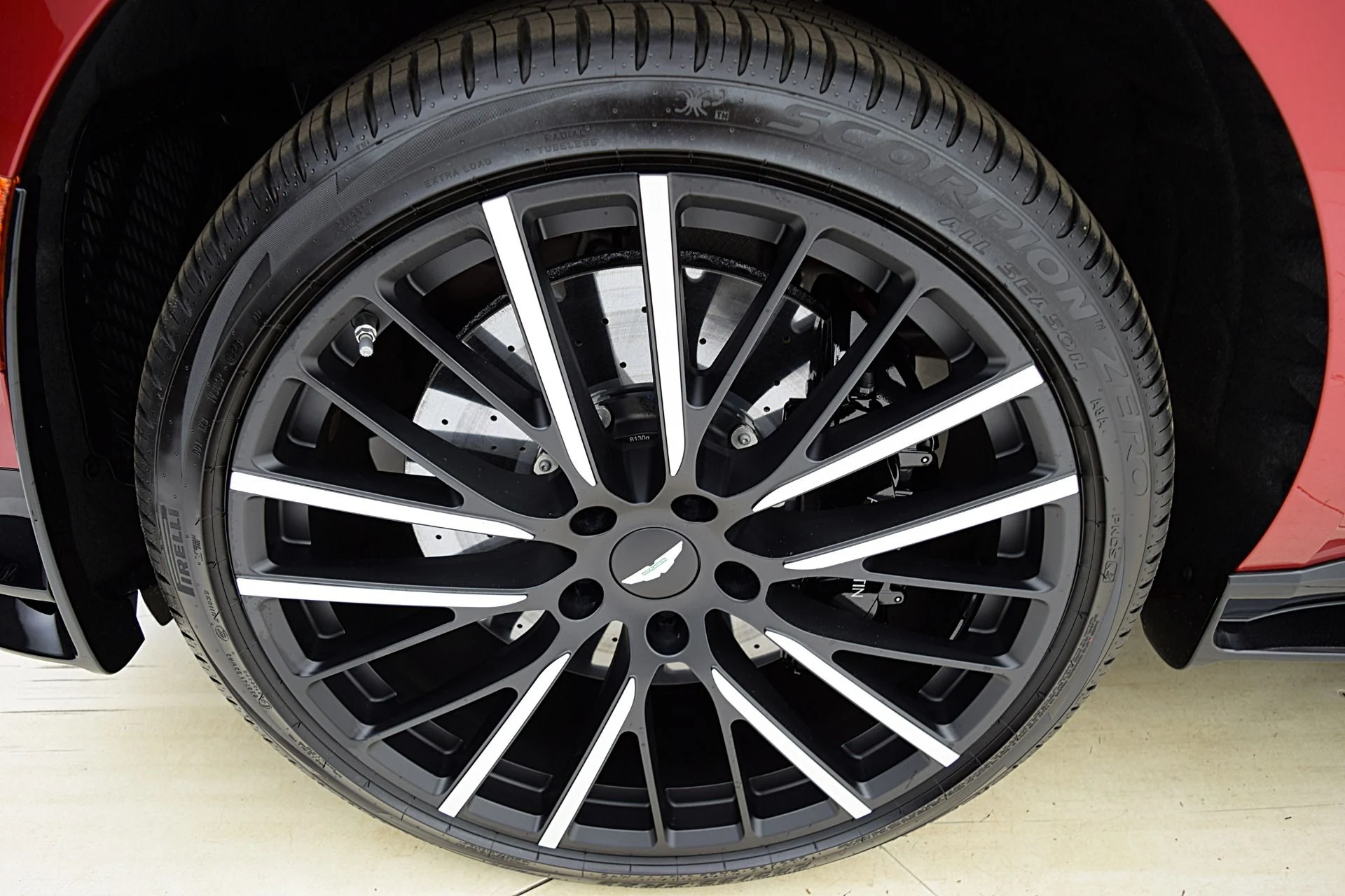 mph052_176094605_Used_2023_Aston_Martin_DBX_707_2d006fa09b