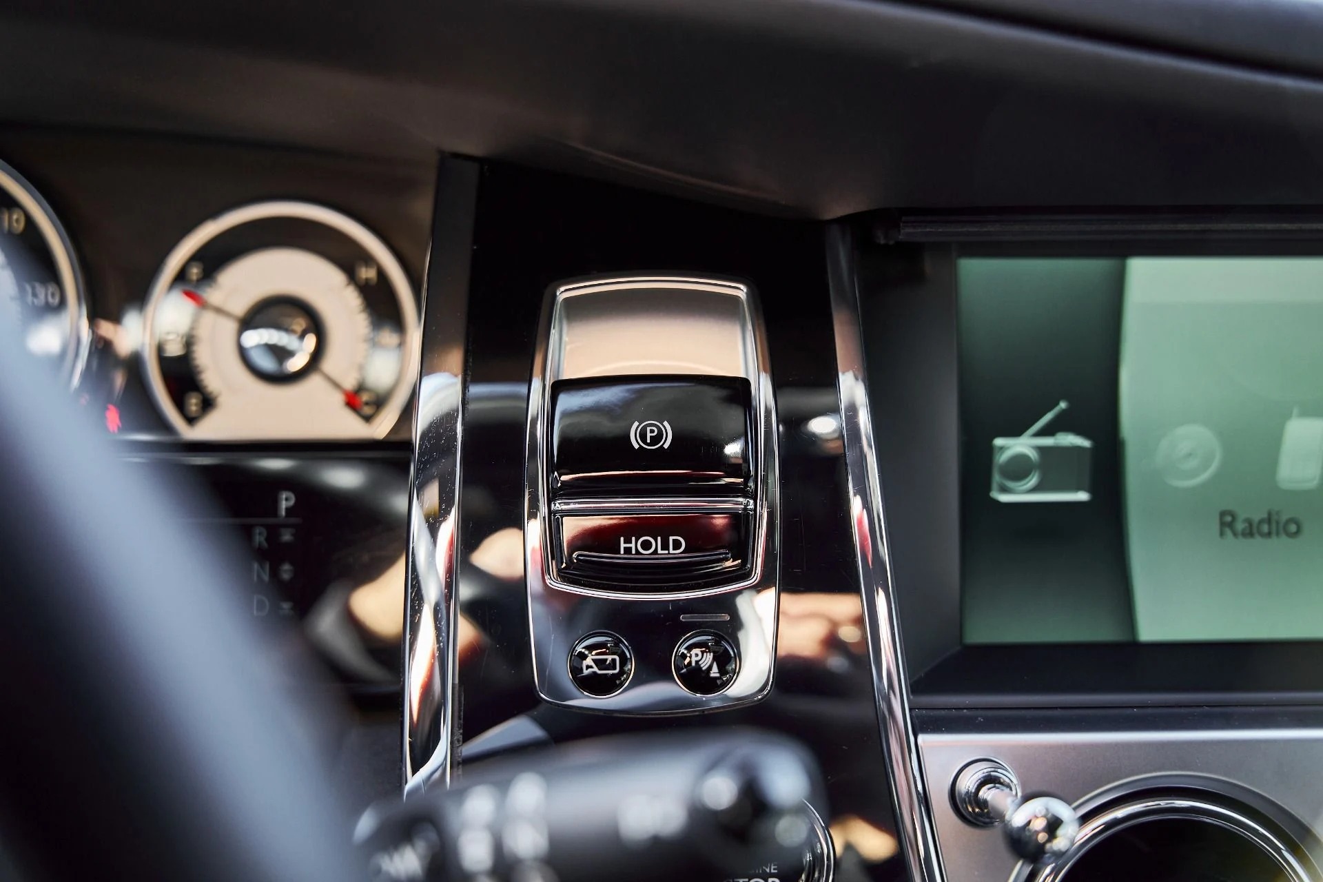 mph052_1763649472_Used_2015_Rolls_Royce_Wraith_Base_1767063577_f11c9ddd7b