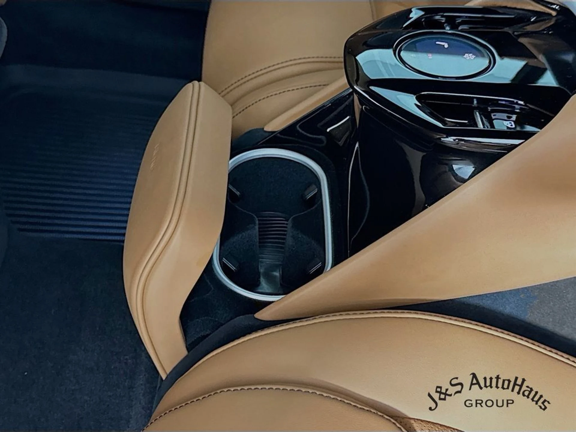 mph052_1808623153_8az33e62esor2qk2aitumvd27mke_b30b3c64b0