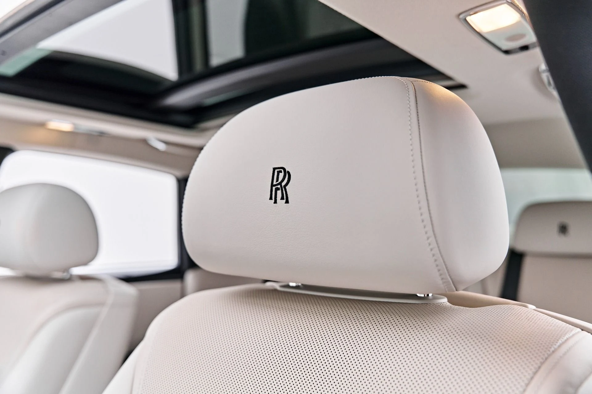 mph052_1813018363_Used_2016_Rolls_Royce_Ghost_Base_1791333025_f6cea141eb