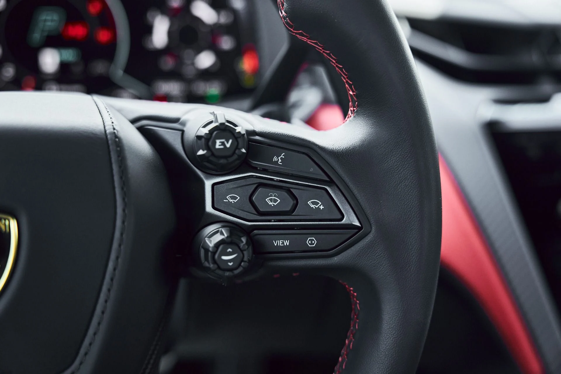 mph052_1818890628_Used_2025_Lamborghini_Revuelto_Base_1774300551_0b6bb4d7cb